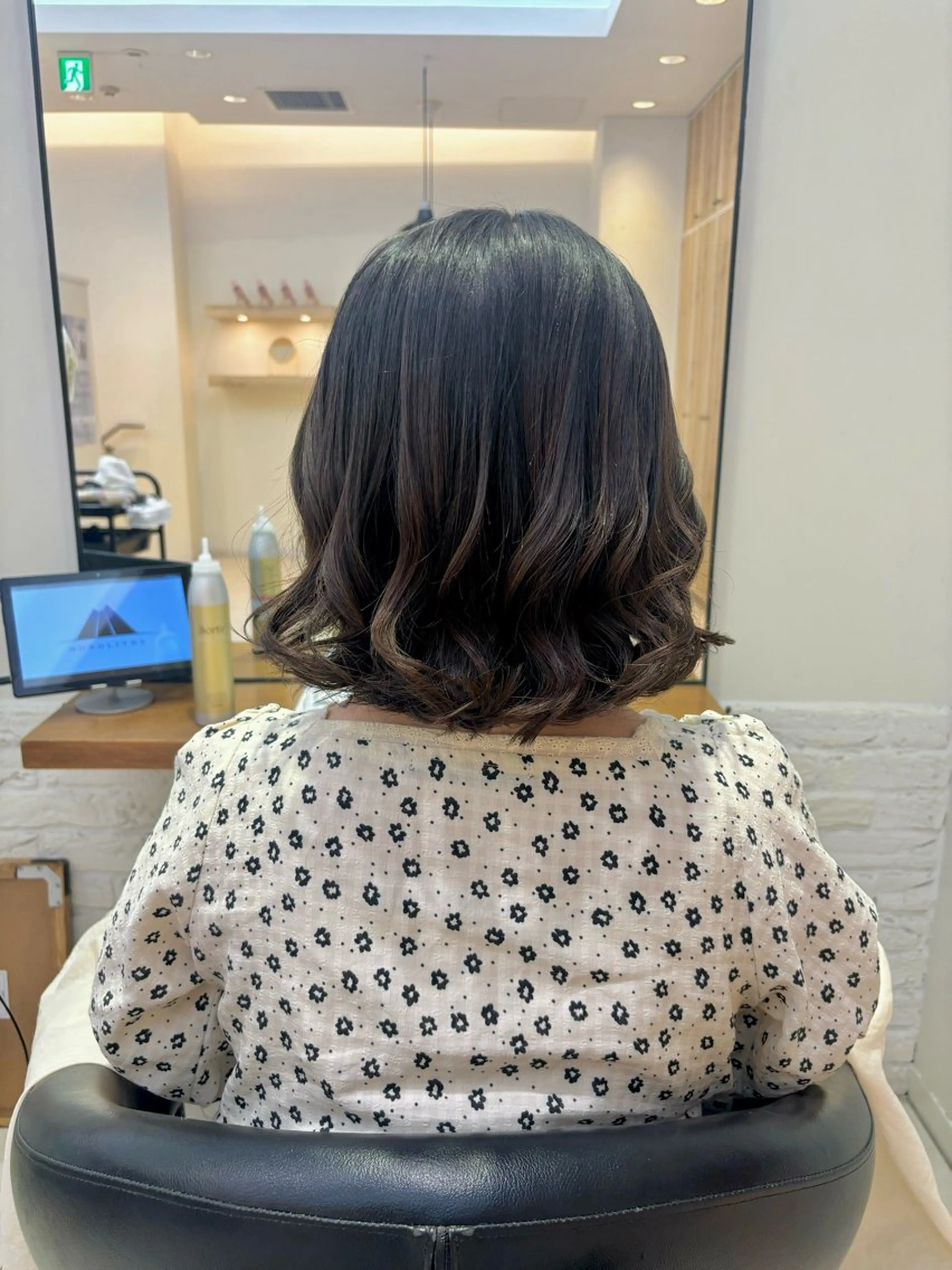 ミディアム コテ巻き風パーマ🫧 麻尋のヘアスタイル