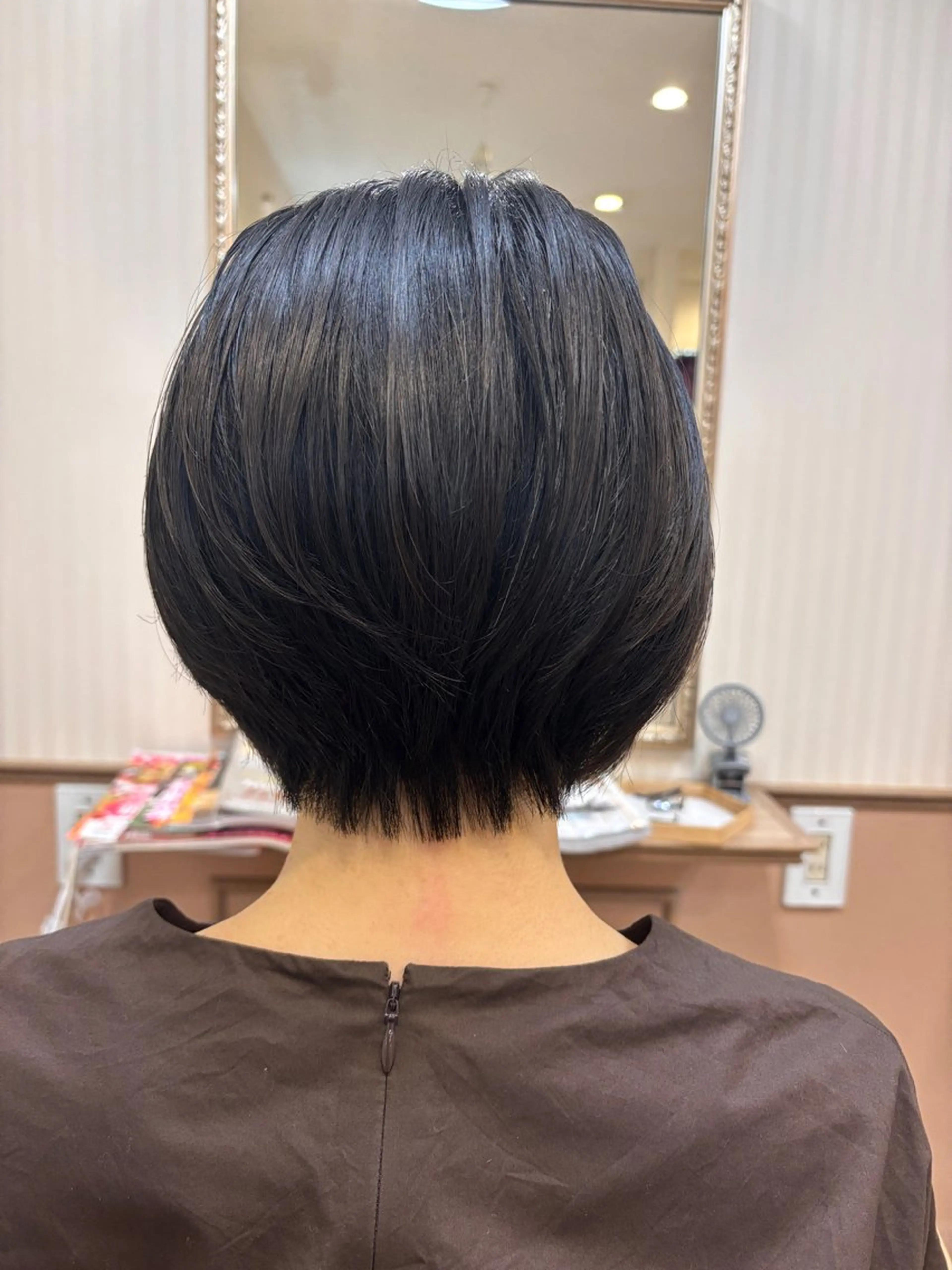 ショート シンセティックヘアデザイン所属・吉井 愛のヘアスタイル