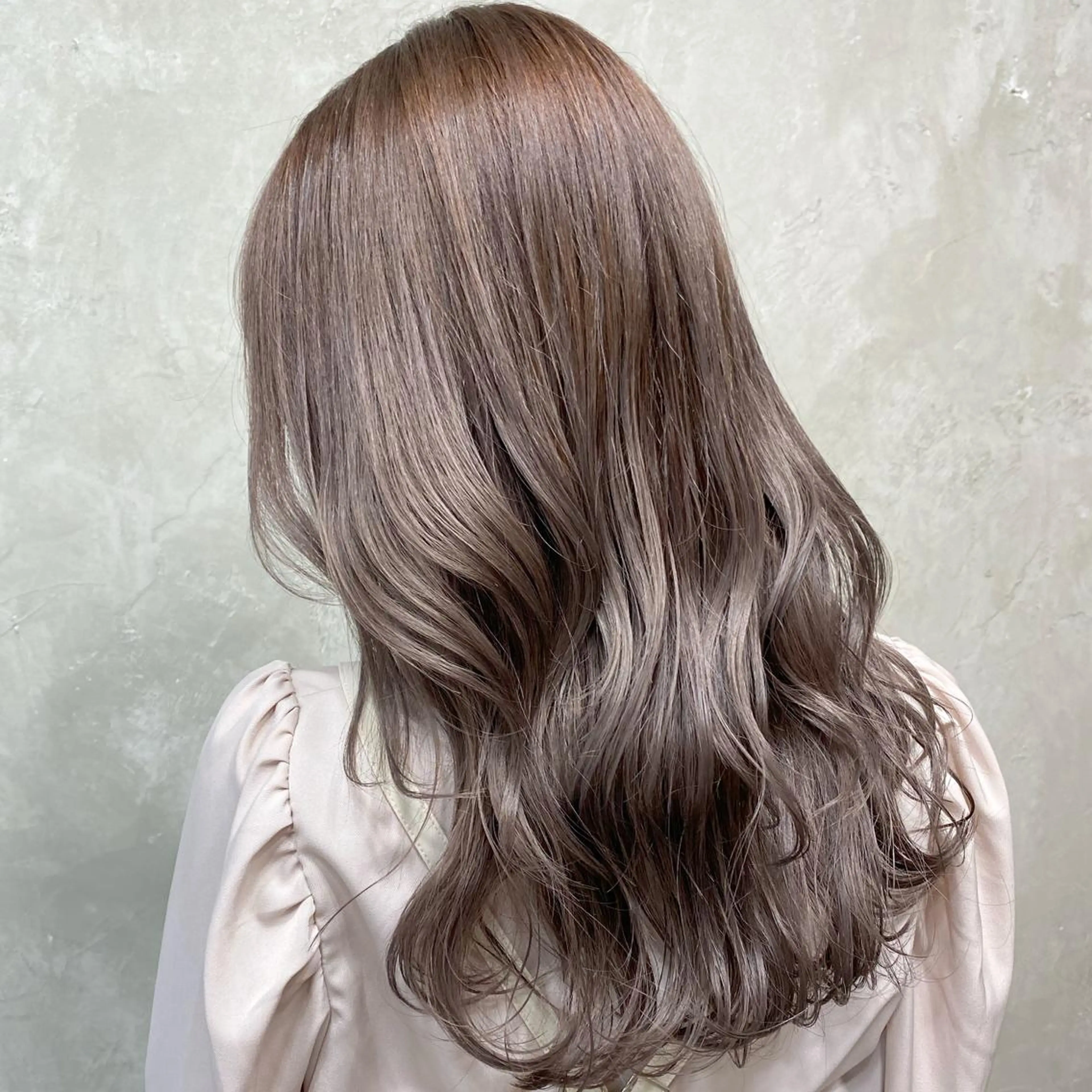 セミロング カラー パーマ ヘアアレンジ メンズ キッズ ネイル ベージュカラー ブロンド 透明感カラー ダブルカラー ミルクティーベージュ 艶ピンク*ヘアセット 🌙shioriのヘアスタイル