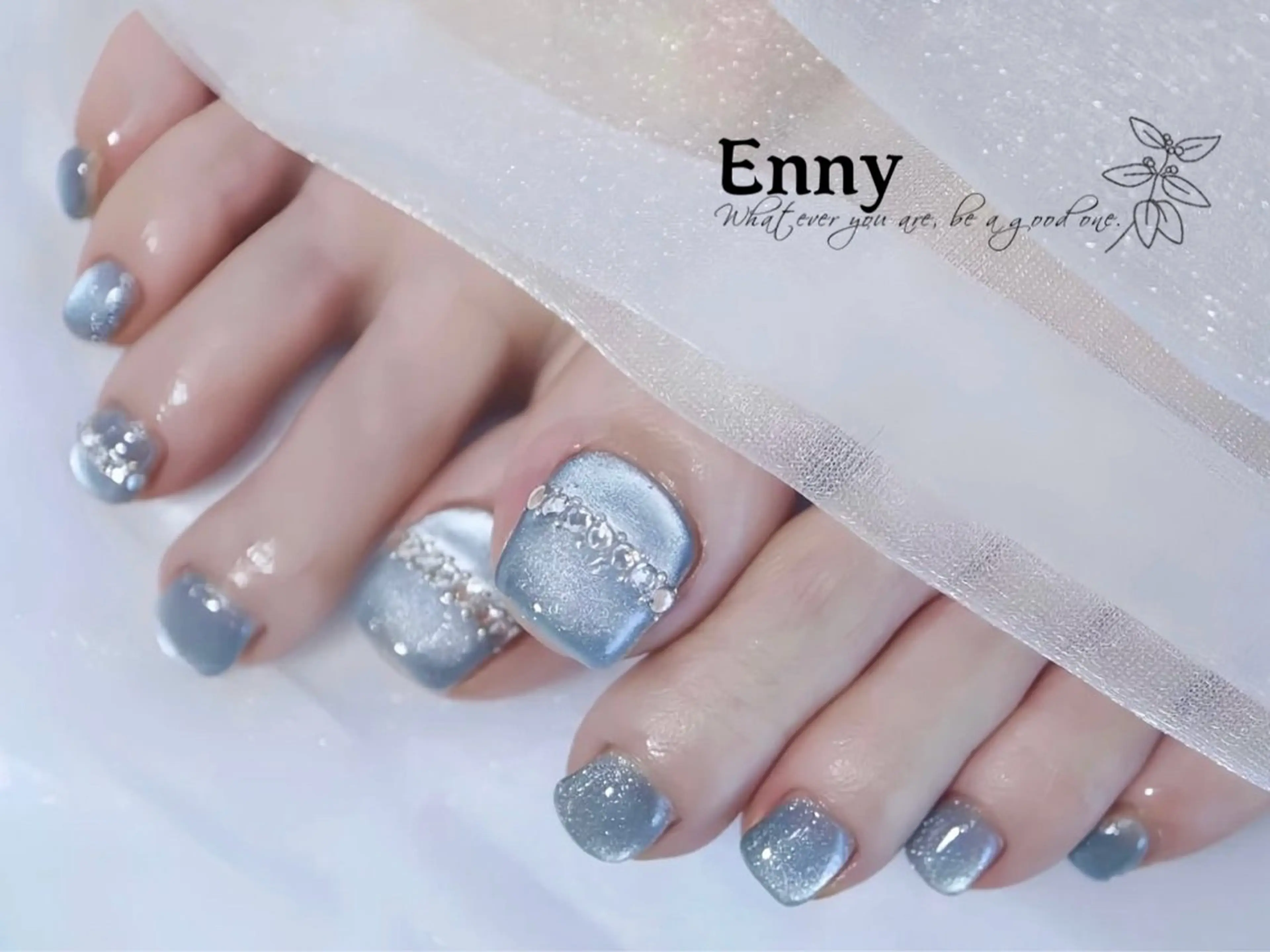 ネイル 長さ出し フットネイル フレンチネイル ジェルネイル ガラスフレンチ Enny なつのネイルデザイン