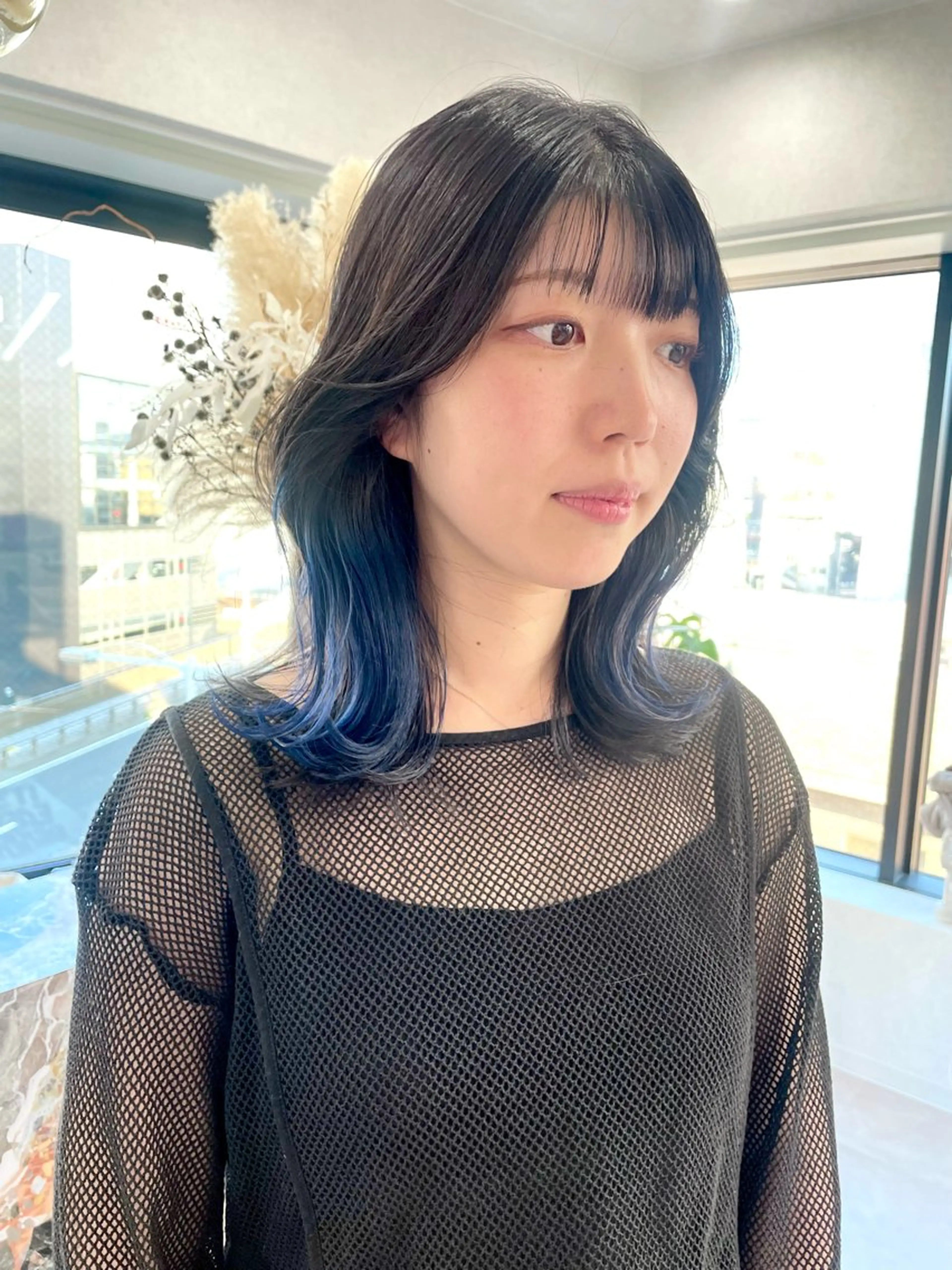 ミディアム 切りっぱなしボブイヤ リングカラー清水隆央のヘアスタイル