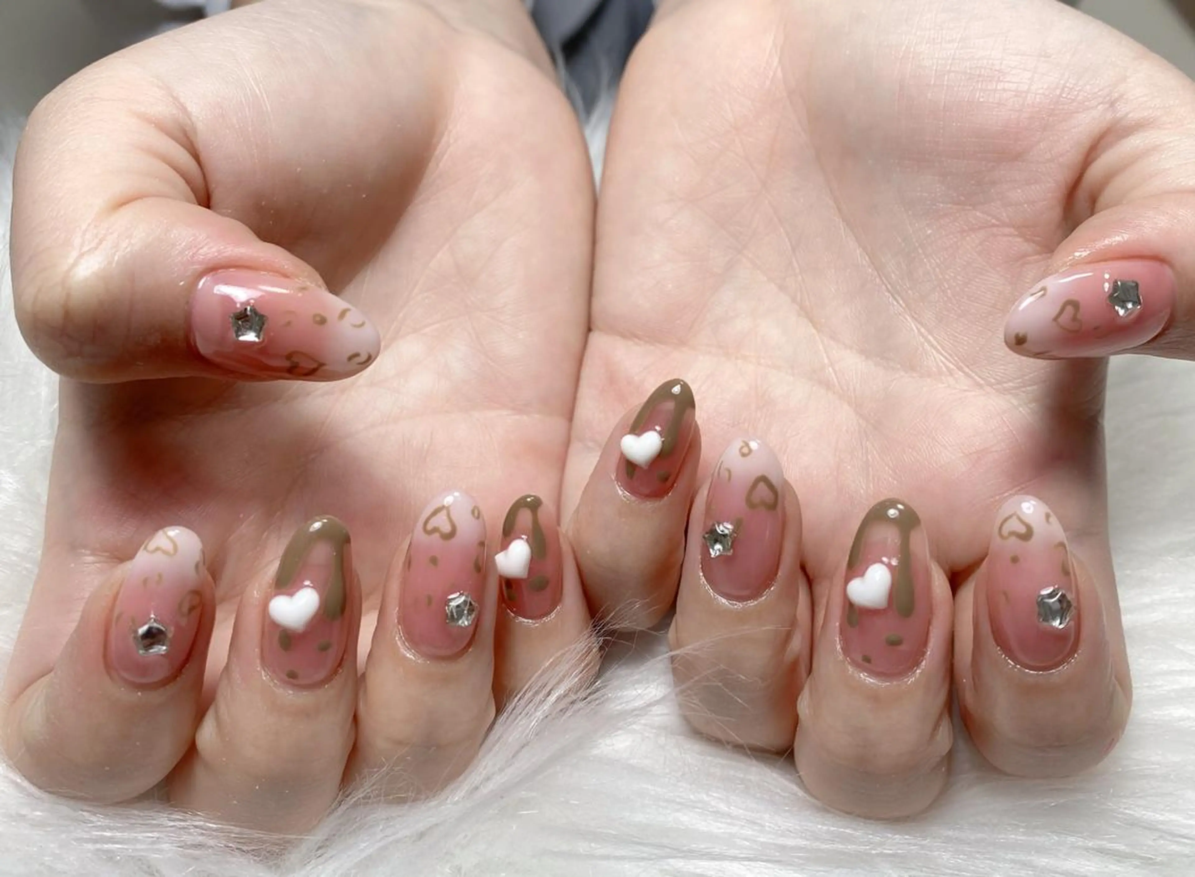 ネイル ハンドネイル モニカ アキイのネイルデザイン