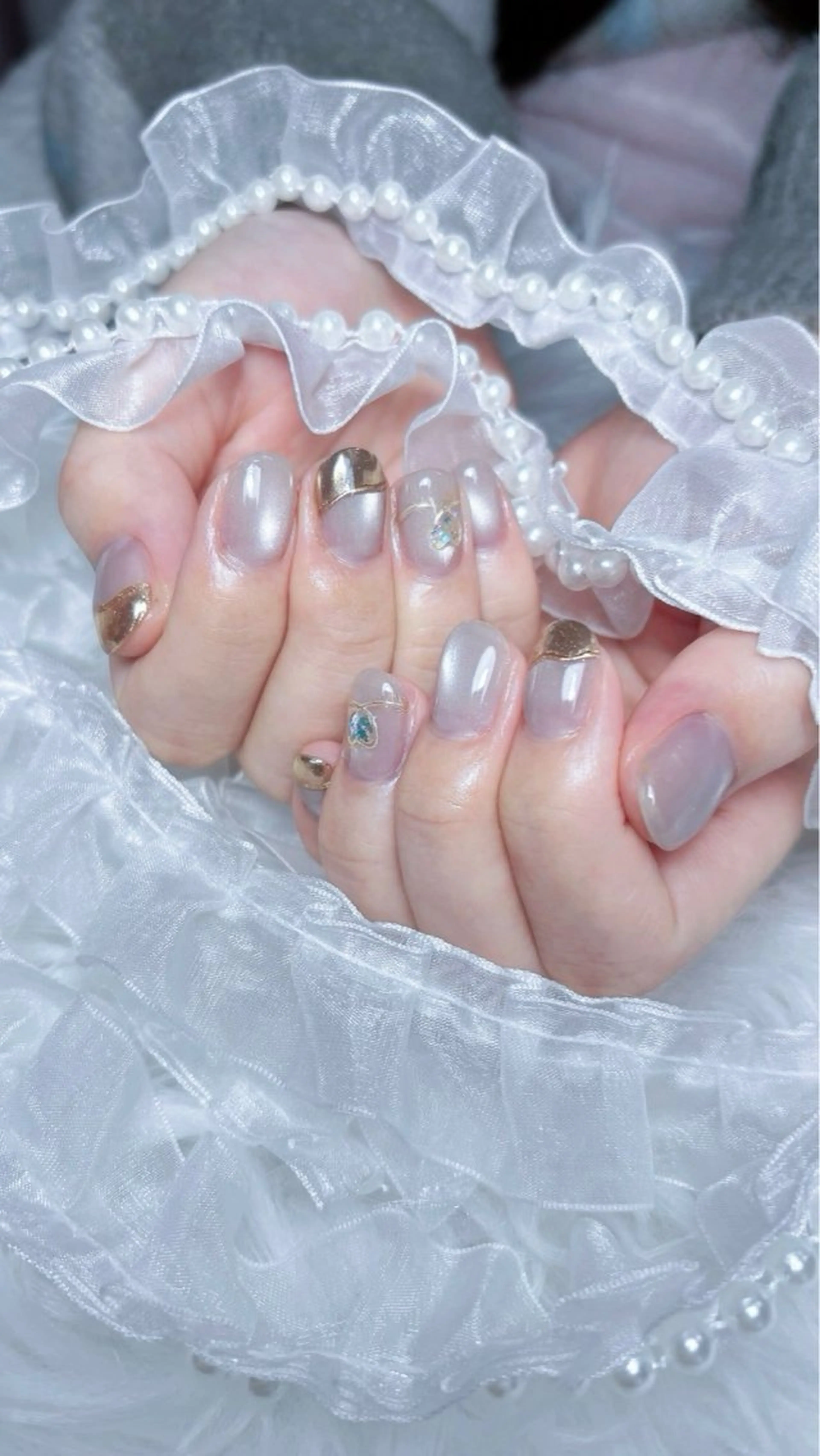 ネイル ハート ミラーネイル ハンドネイル 𝑬𝑹𝑰𝑲𝑨 𓂃🎀𓈒𓏸のネイルデザイン