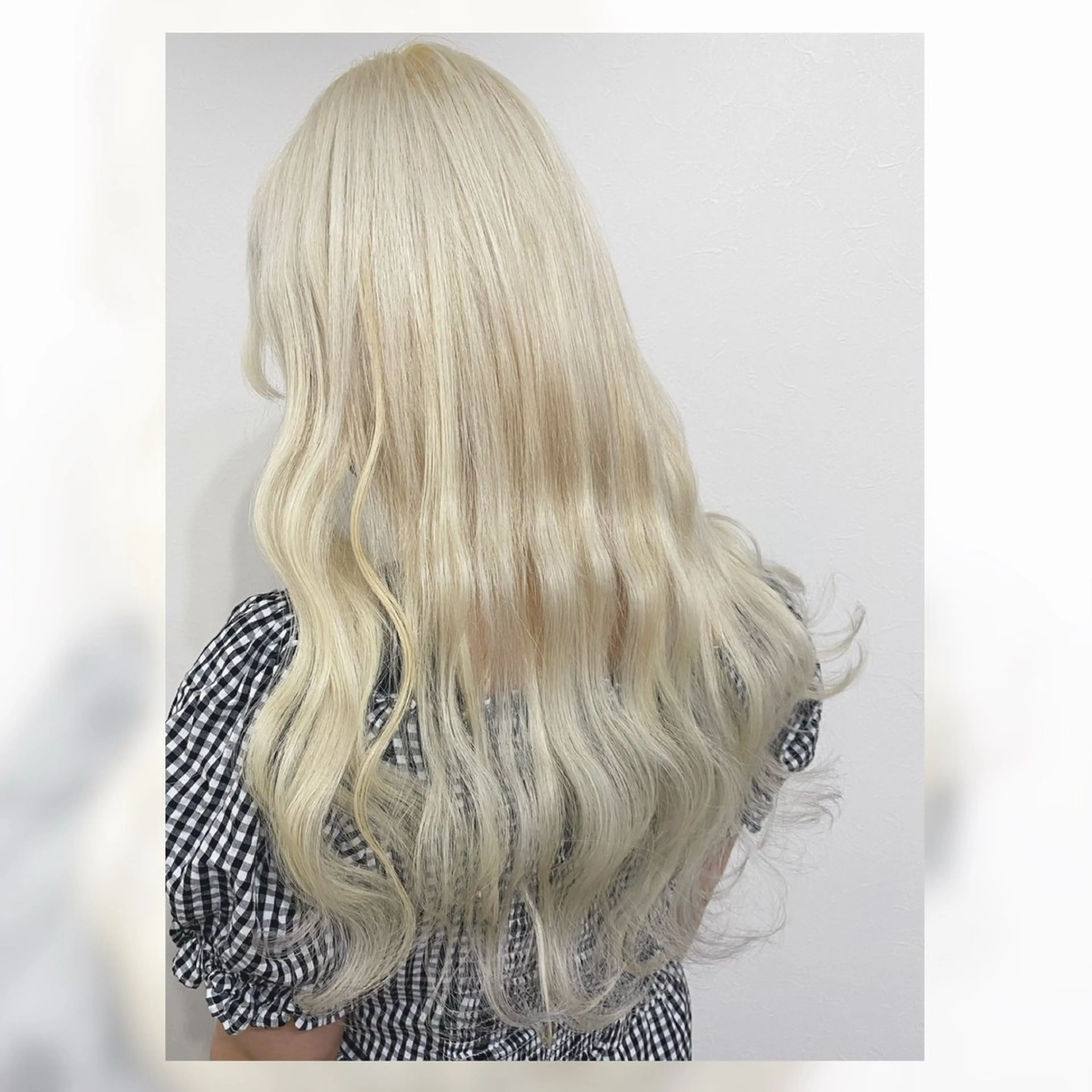 ロング カラー シールエクステ ブリーチ 抜きっぱなしブロンド ブロンド ケアブリーチ エクステ ✨髪質改善×透明感 カラー✨岩下哲也のヘアスタイル