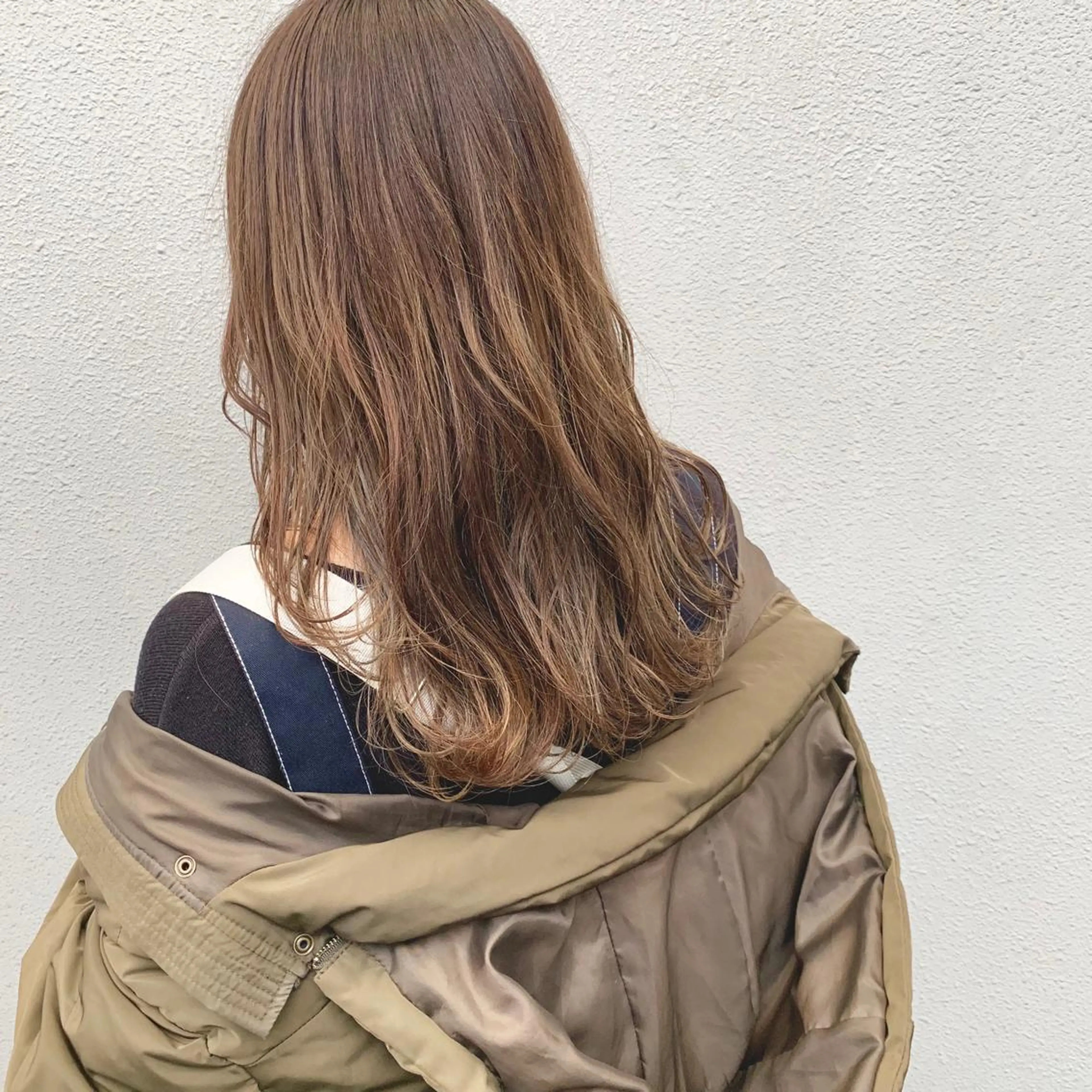 ミディアム カラー ヤスドミ ケイスケのヘアスタイル