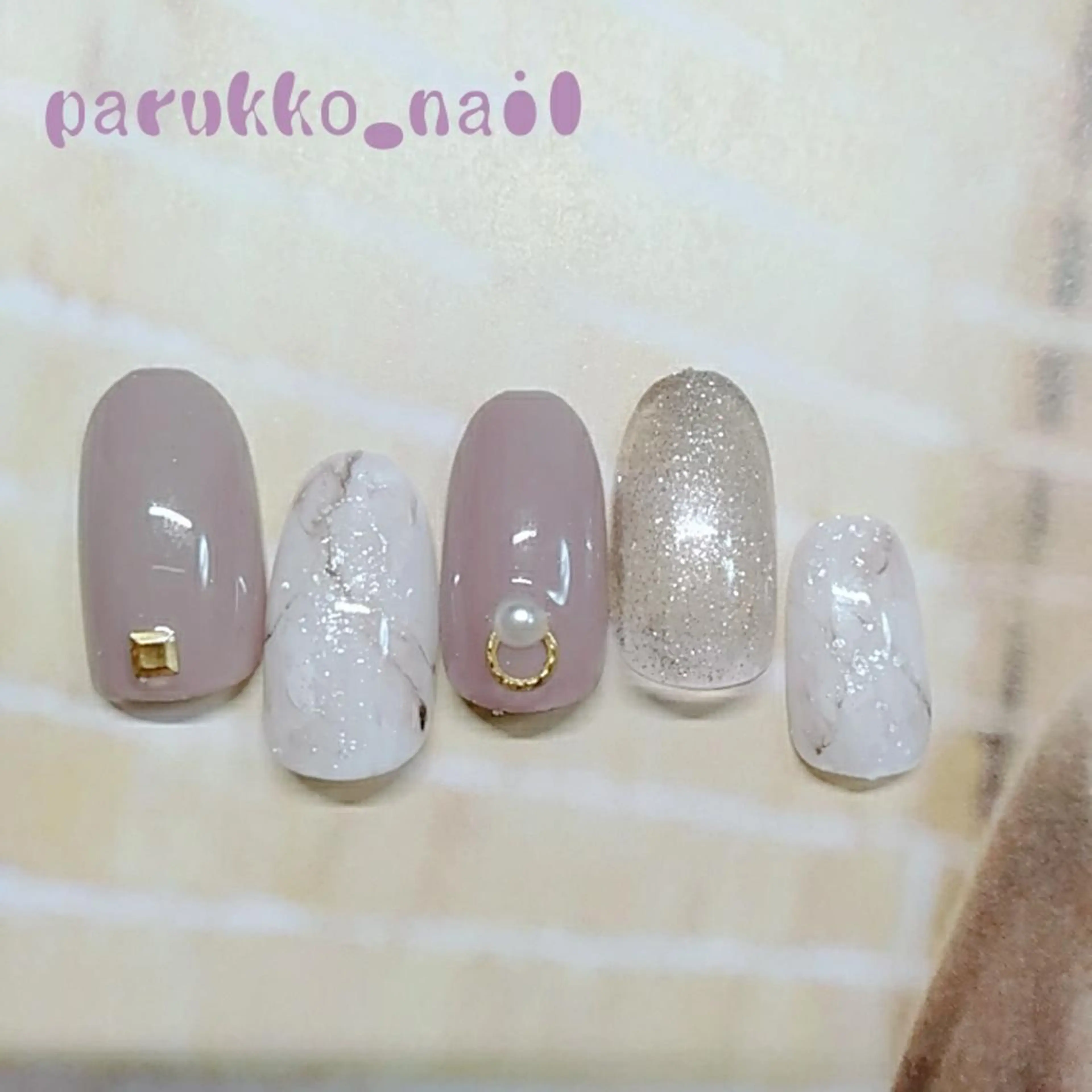 ネイル 大理石ネイル(マーブル) 爪工房ぱるっこ所属・川岡 香を里のネイルデザイン