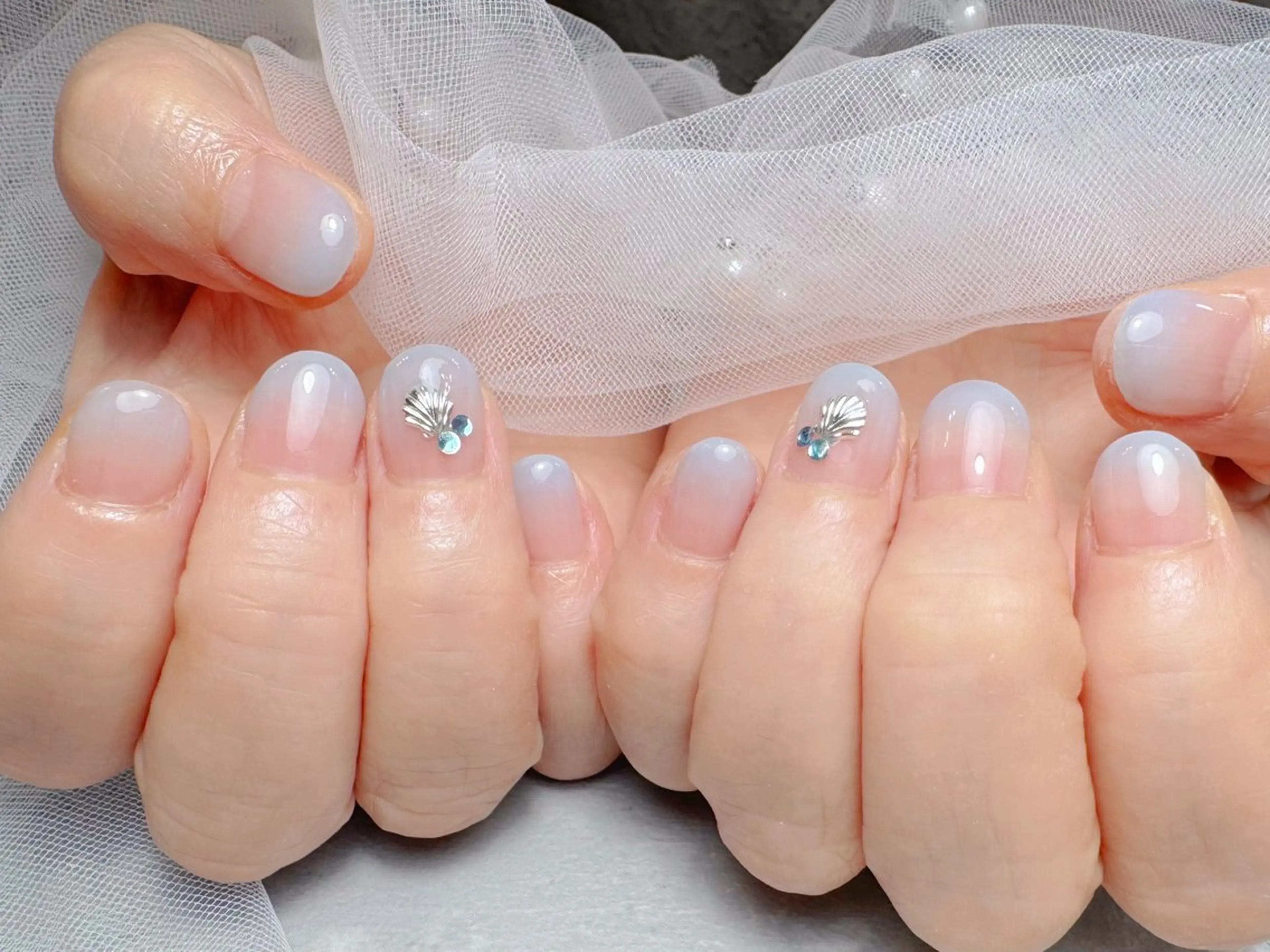 ネイル マジックミラー所属・マジック ミラーのネイルデザイン