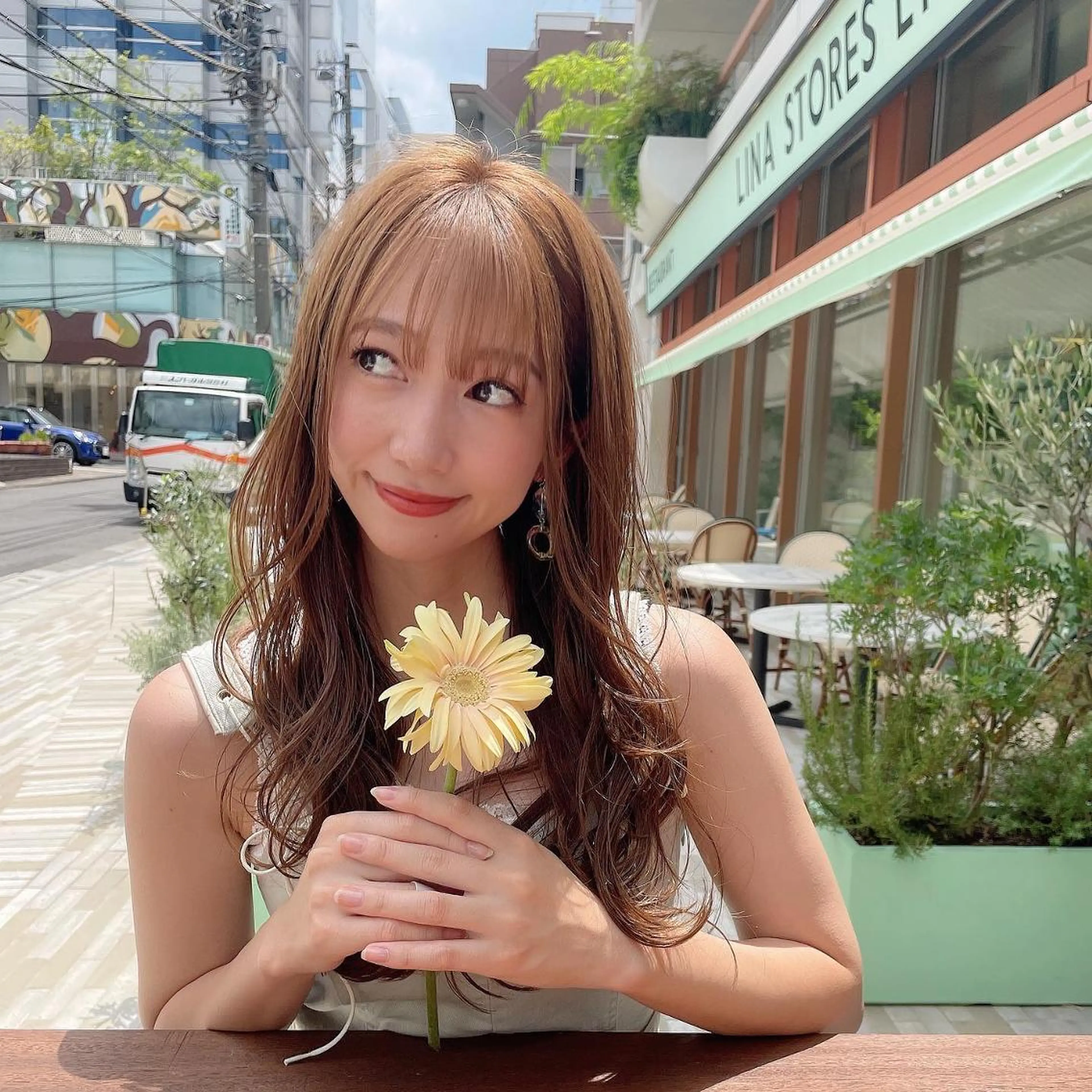 ミディアム カラー ヘアアレンジ ベージュカラー グレージュ ハイライトカラー ミルクティーベージュ くせ毛 韓国/髪質改善💘 櫻井かれんのヘアスタイル