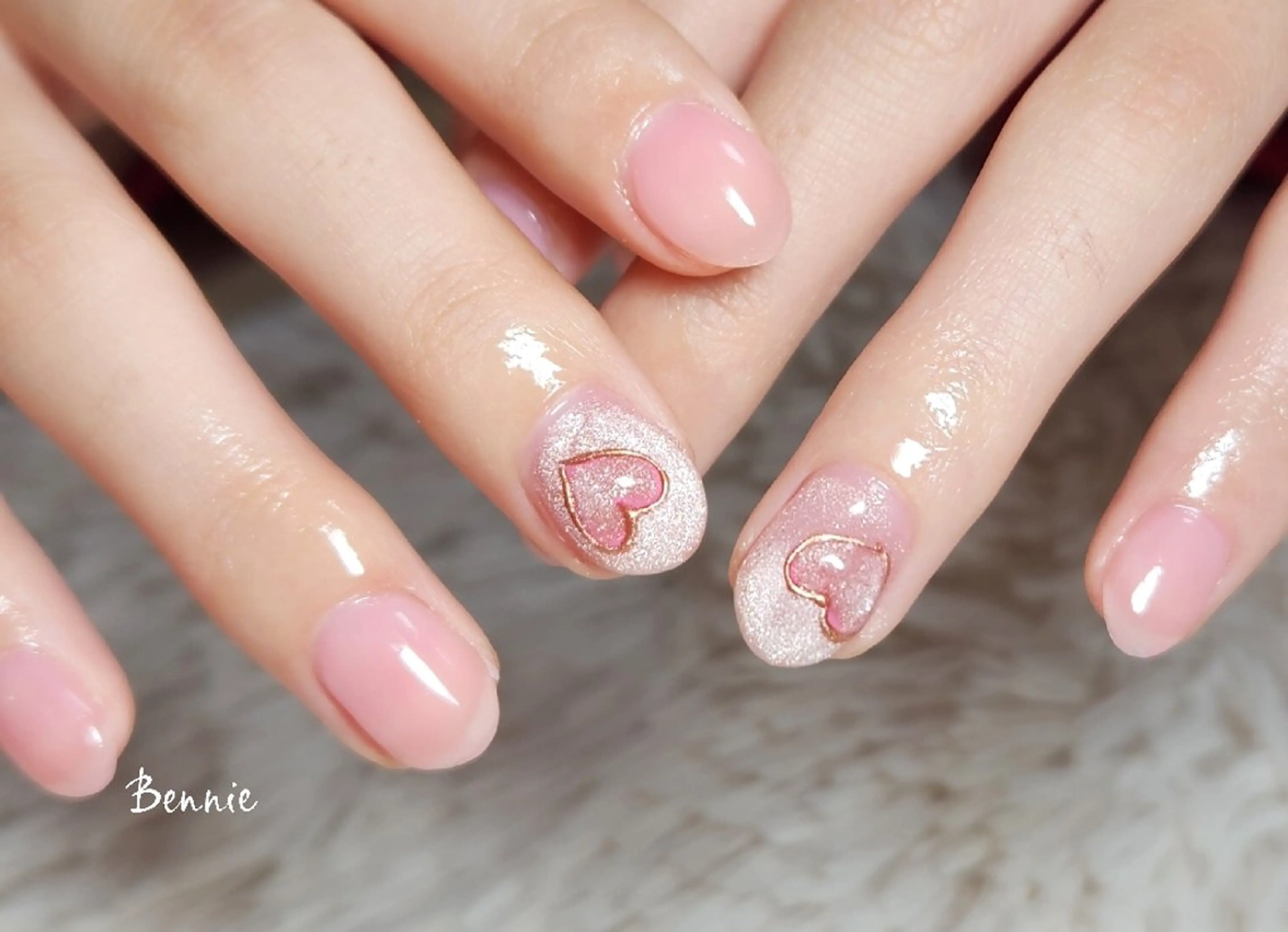 ネイル ハート マグネットネイル オフィスネイル ピンク ぷっくりネイル ハンドネイル   BENNIEのネイルデザイン