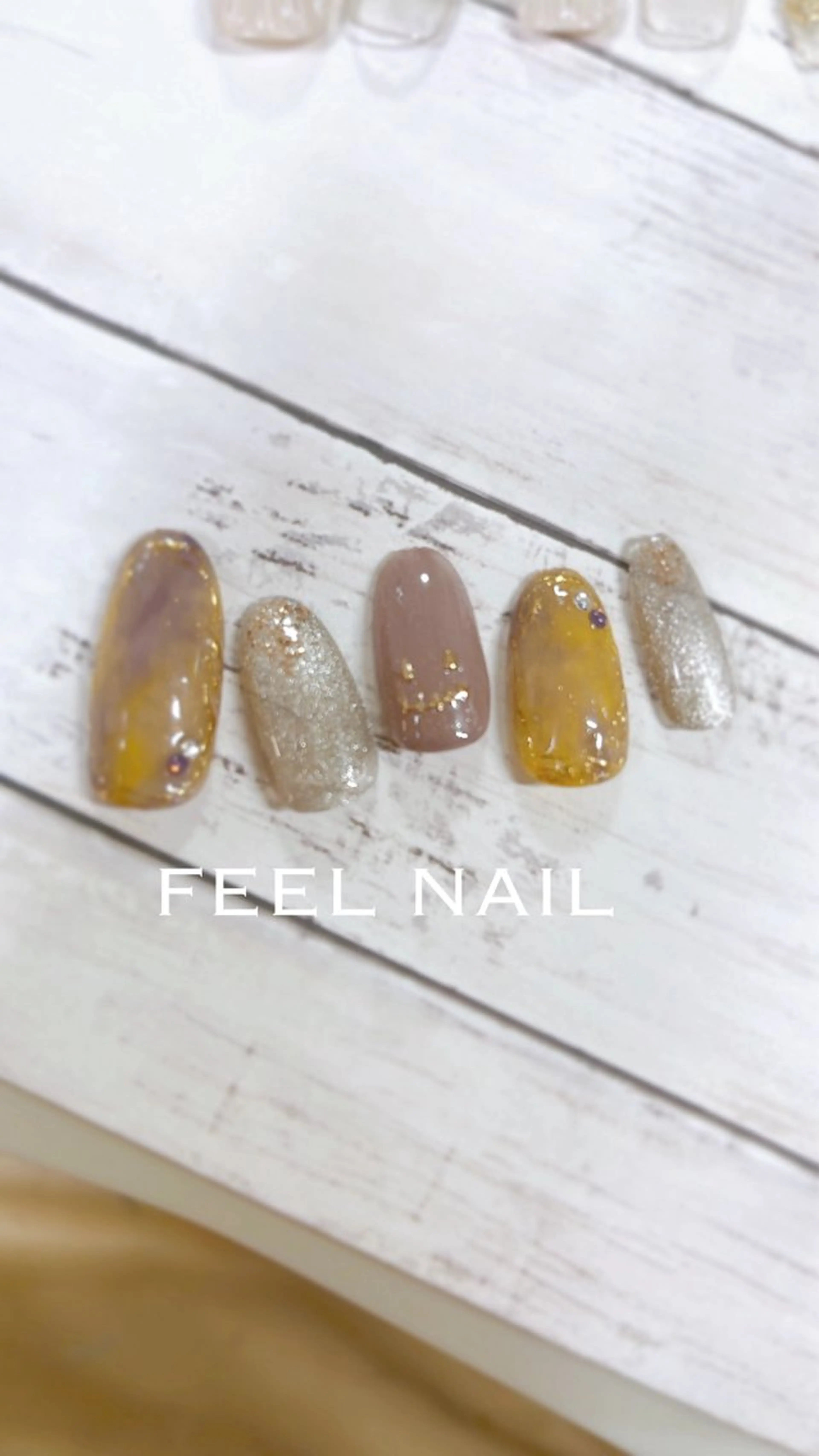 ネイル キラキラネイル マグネットネイル ニュアンスネイル 秋好 悠のネイルデザイン