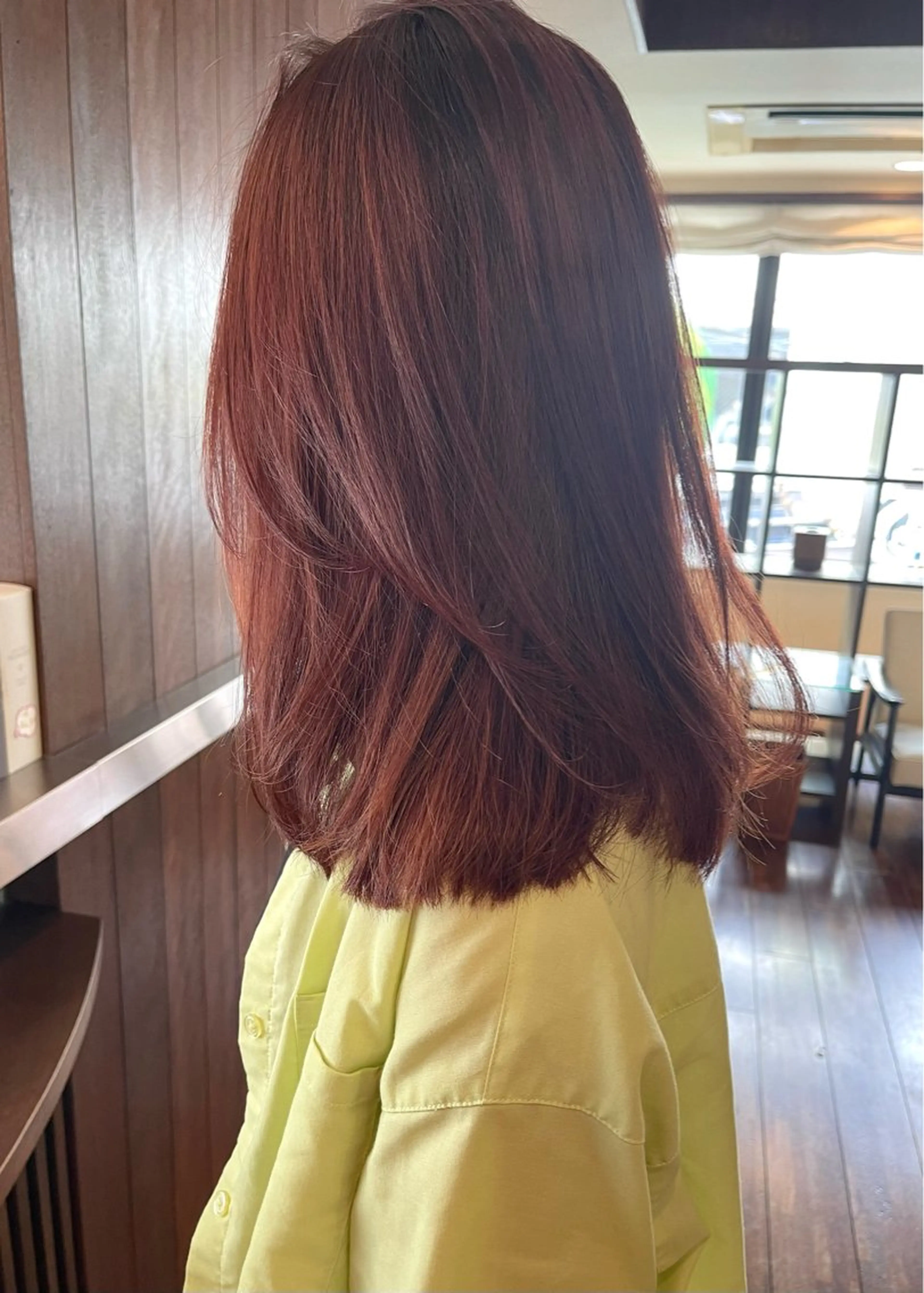 ロング カラー ボルドーカラー オレンジ ヘアカラー トリートメント 髪質改善ｶﾗｰ ｹｱﾌﾞﾘｰﾁ/ﾀﾑのヘアスタイル