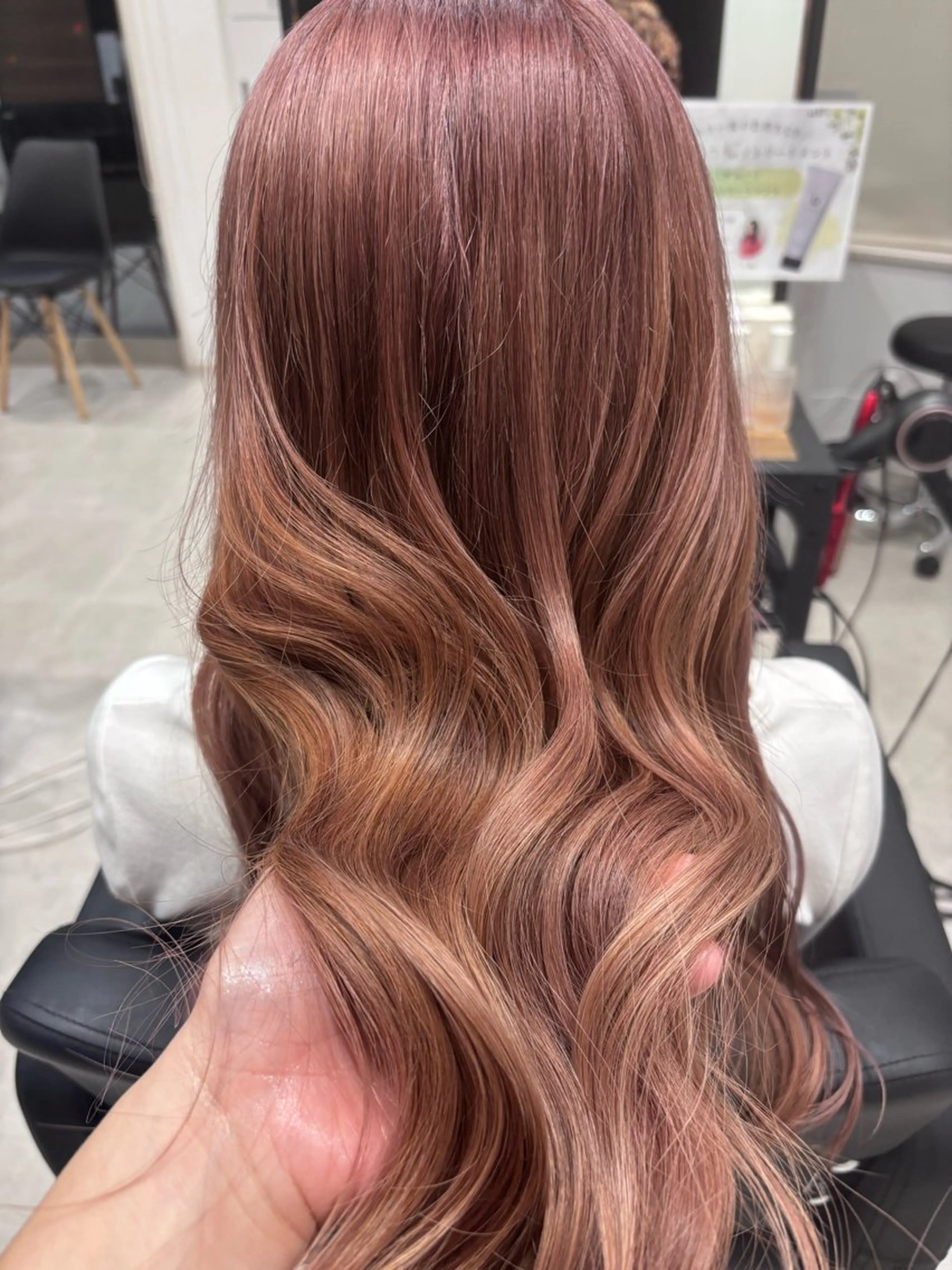 ロング カラー ベージュカラー ブリーチ ピンクカラー ピンクベージュ 金沢美容室 KUSHUKAのヘアスタイル