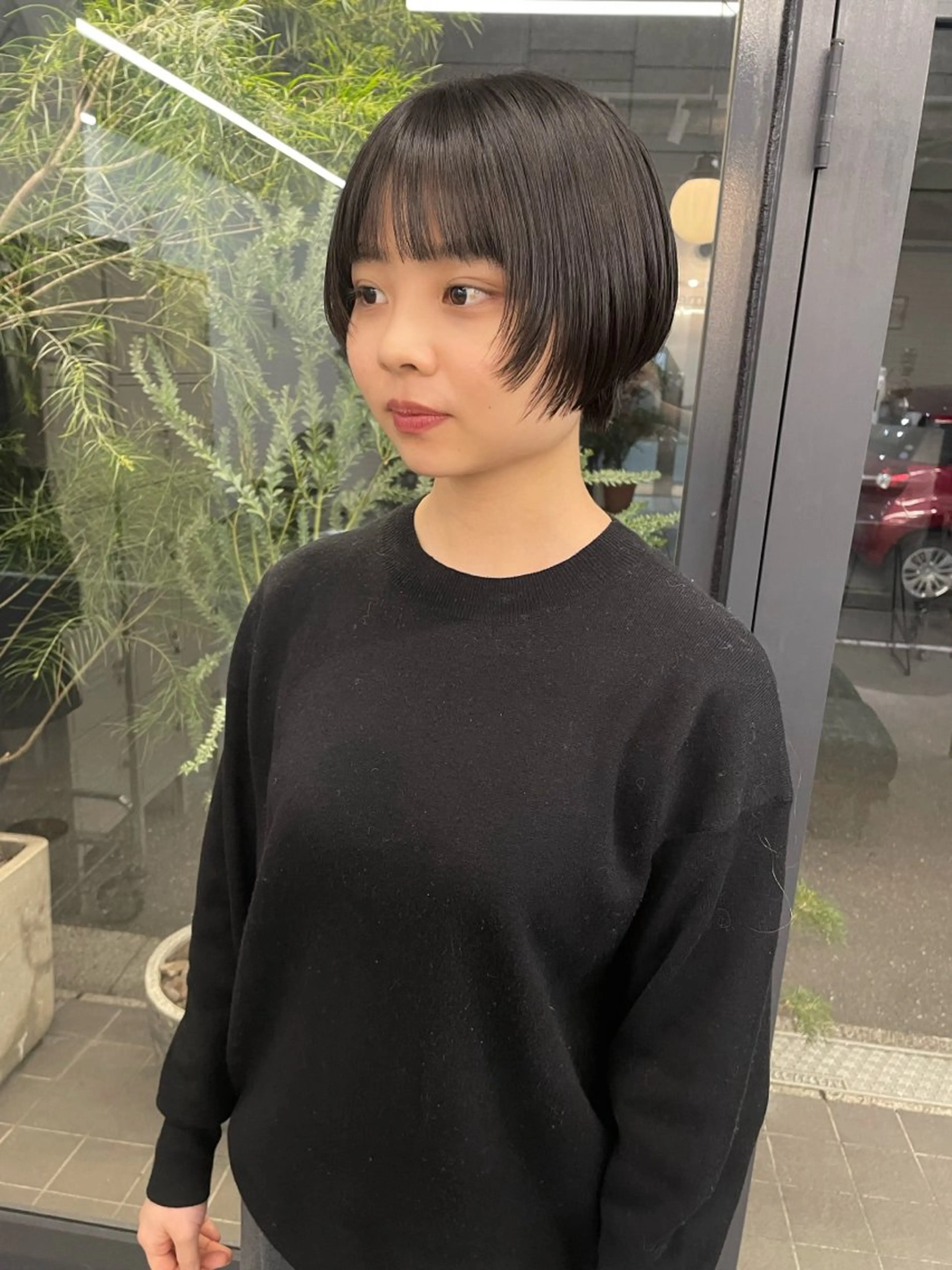 ショート カット パーマ、ボブ、透明感 カラー、小須田ゆあのヘアスタイル