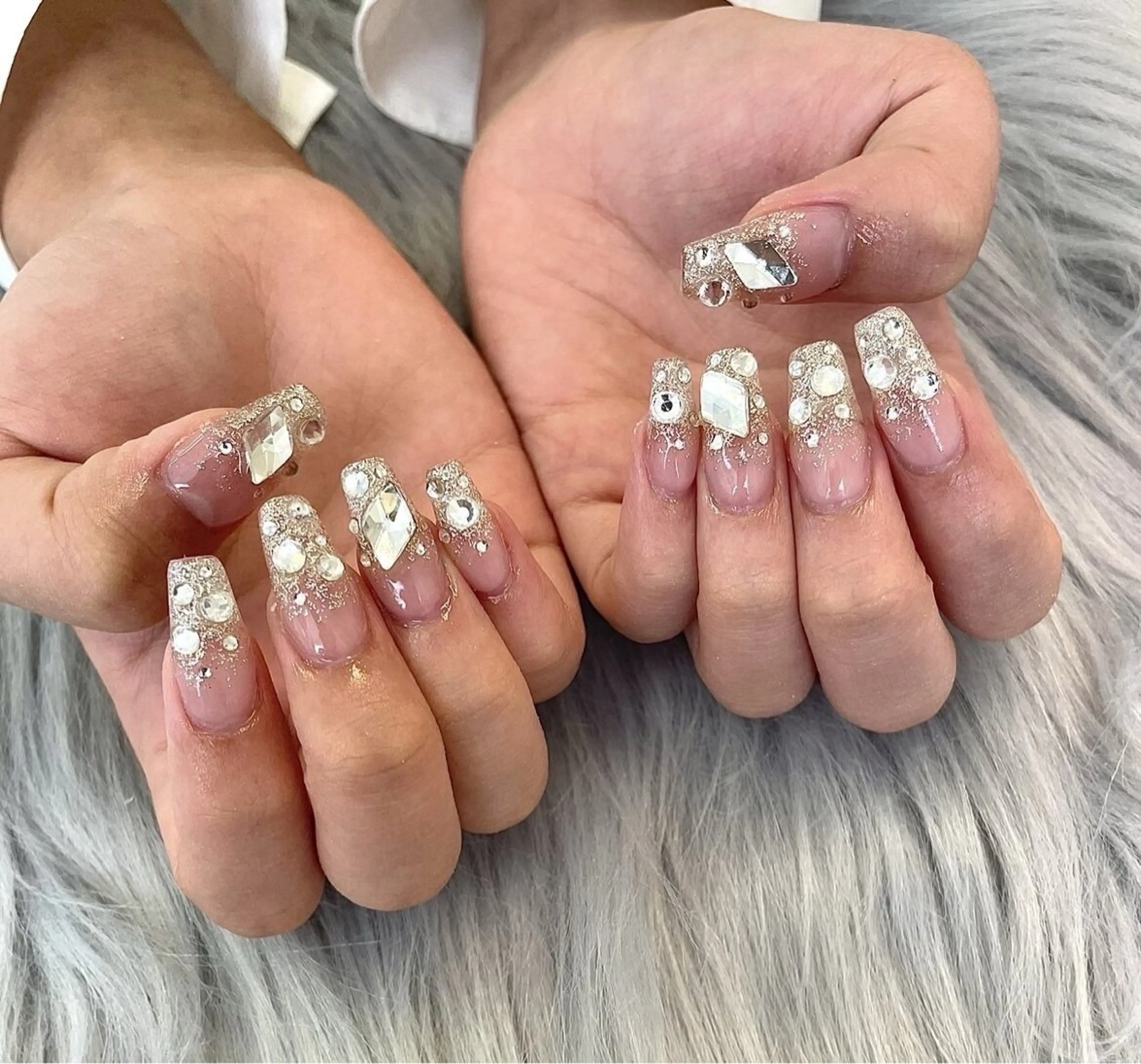 【💅スカルプネイル】✨ストーンつけ放題コース✨の写真