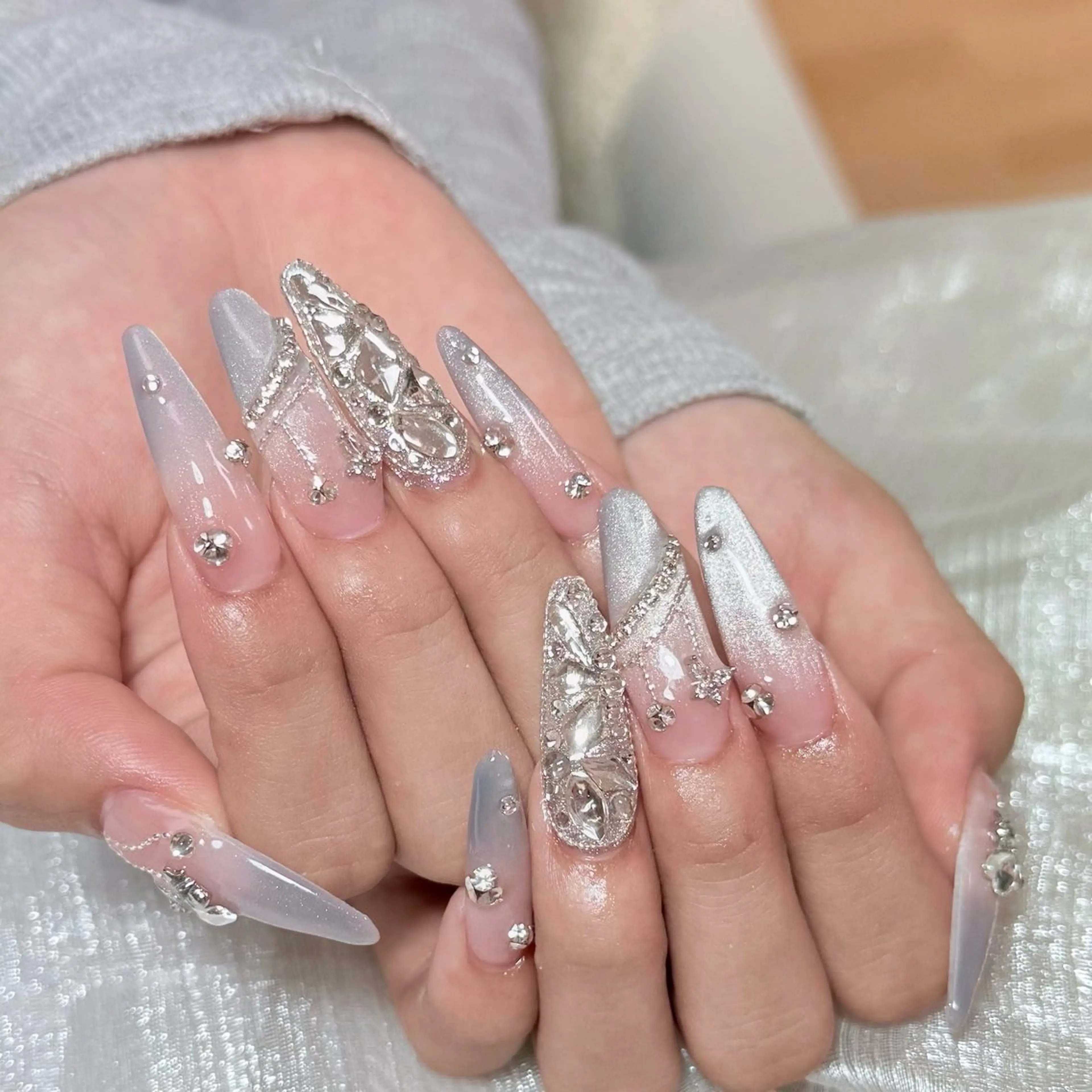 ネイル ハンドネイル エクラNailサロン ミオのネイルデザイン
