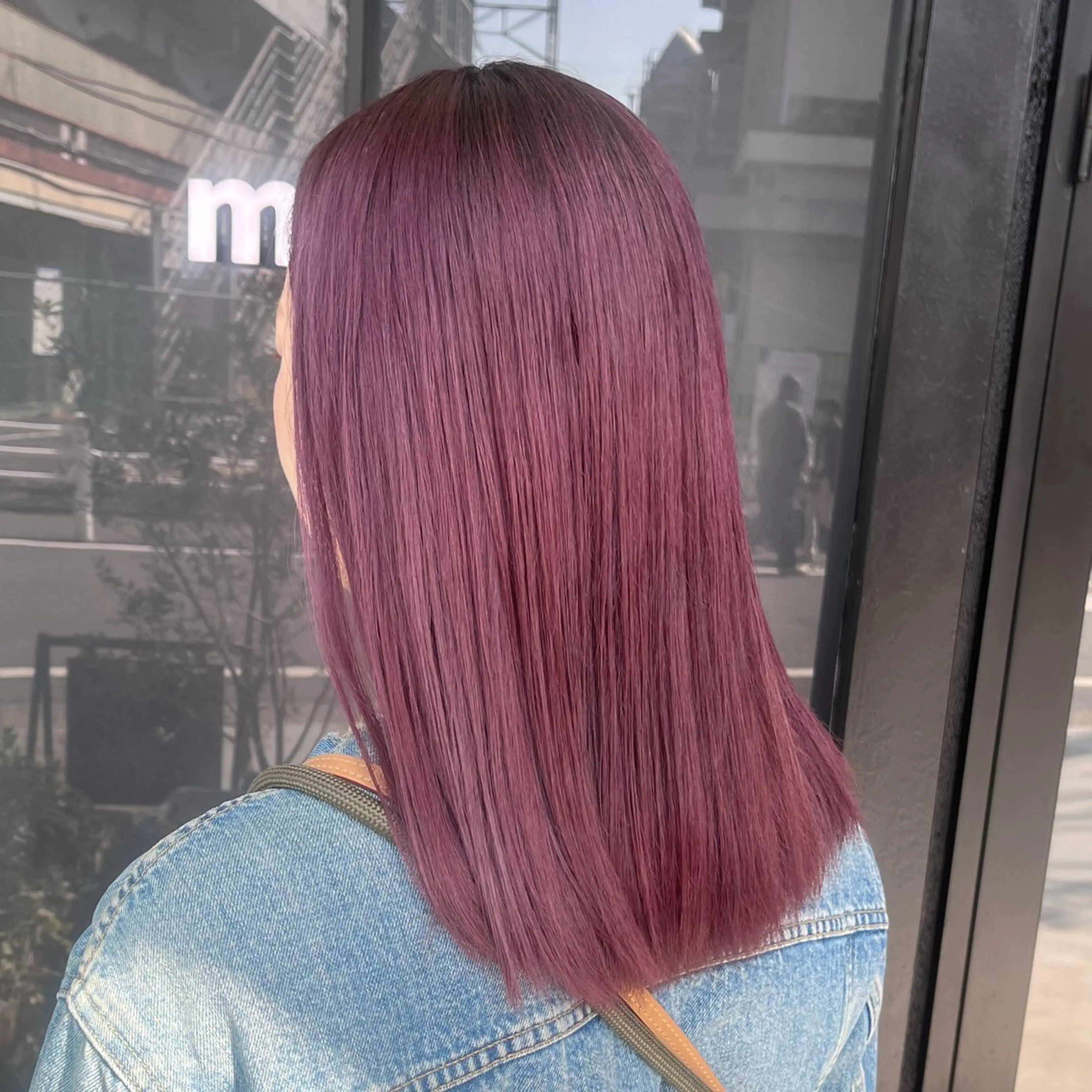 セミロング カラー カット ヘアカラー トリートメント 伊藤 玲衣のヘアスタイル