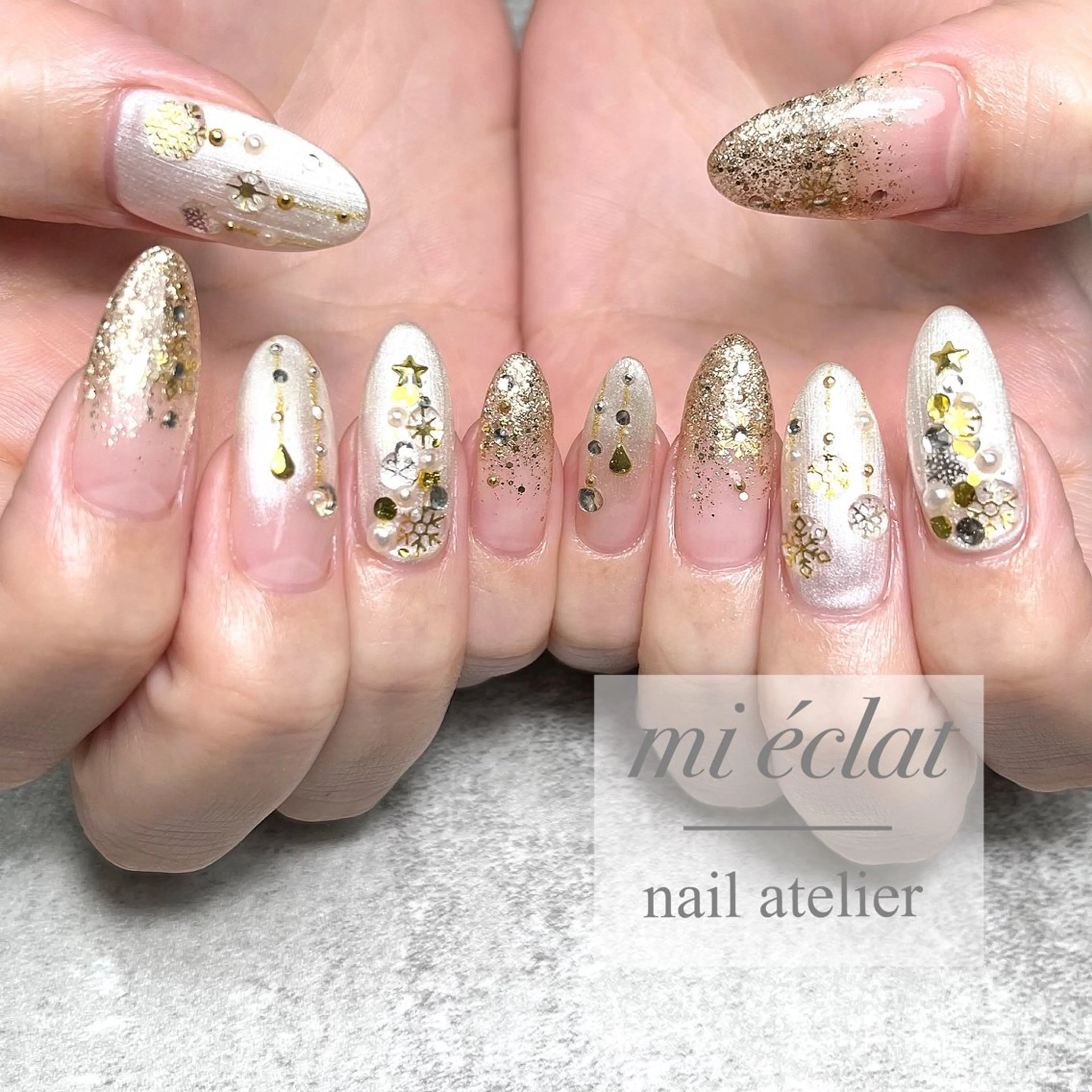 ネイル アートネイル ニュアンスネイル 冬ネイル クリスマス ハンドネイル mi éclat ミ　エクラのネイルデザイン