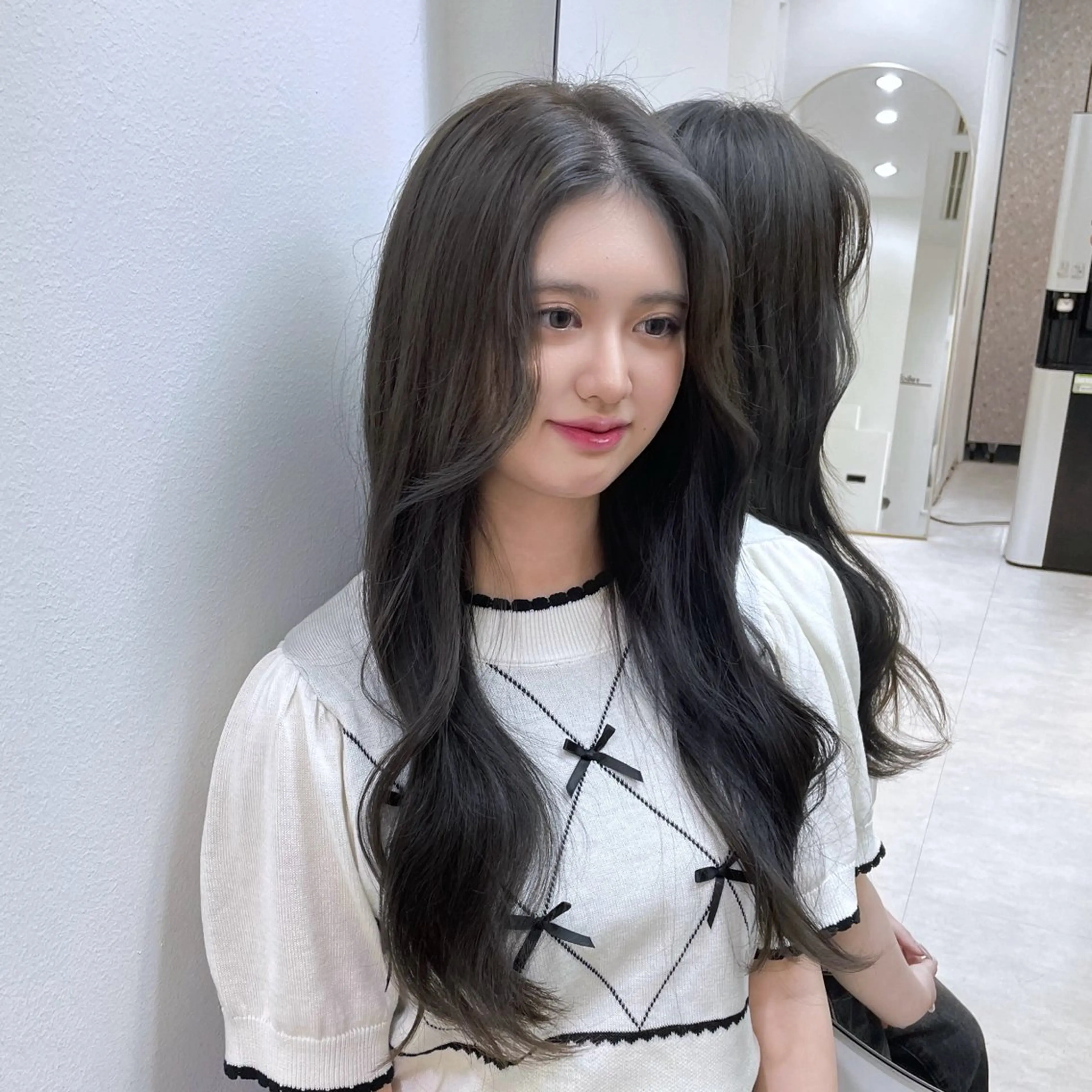 ロング カラー ブリーチ カット ヘアカラー トリートメント 韓国ガーリーヘア🎀 Sayaka🤍のヘアスタイル