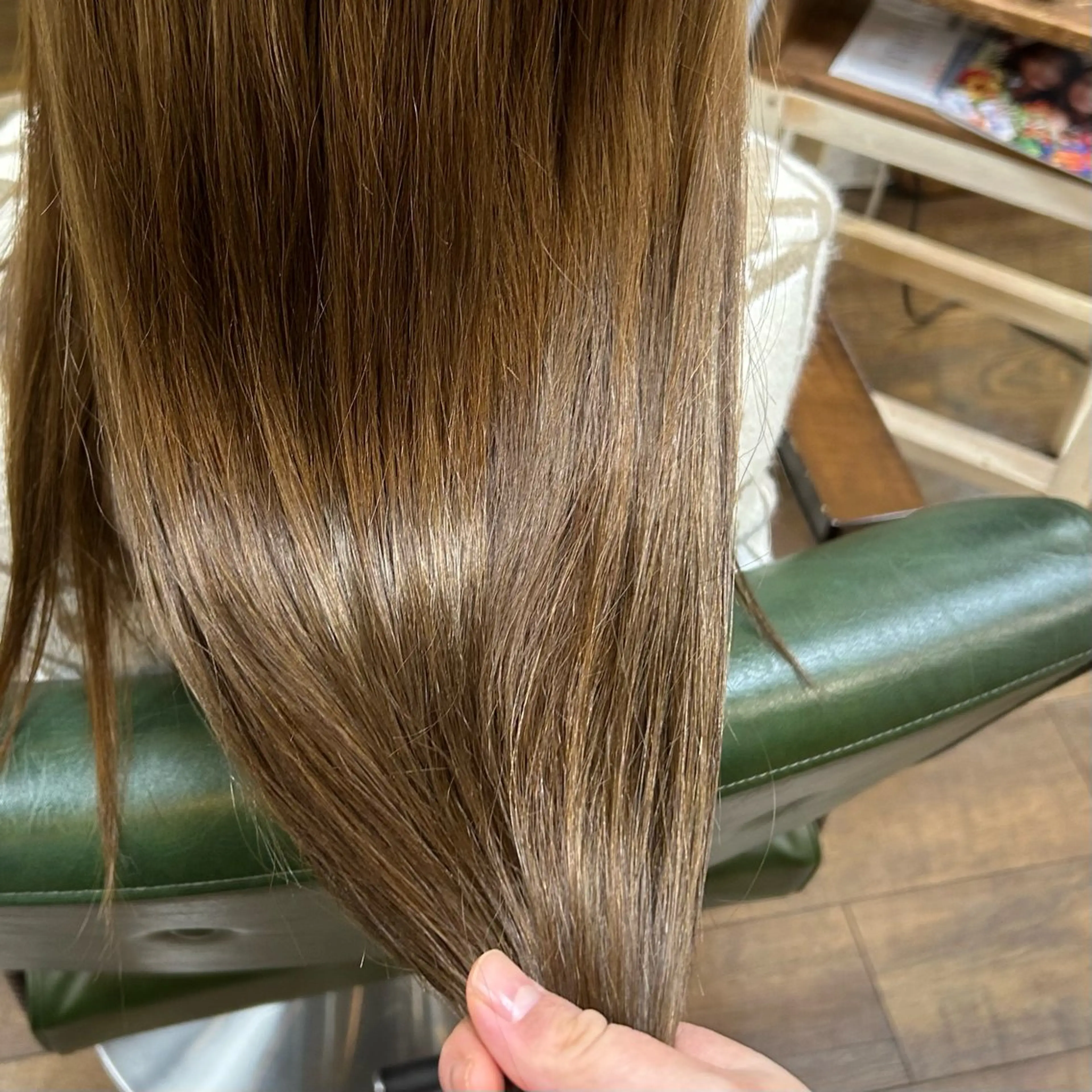 ロング カラー ベージュカラー ブリーチ ブリーチなしカラー ヘアカラー 徳 永のヘアスタイル