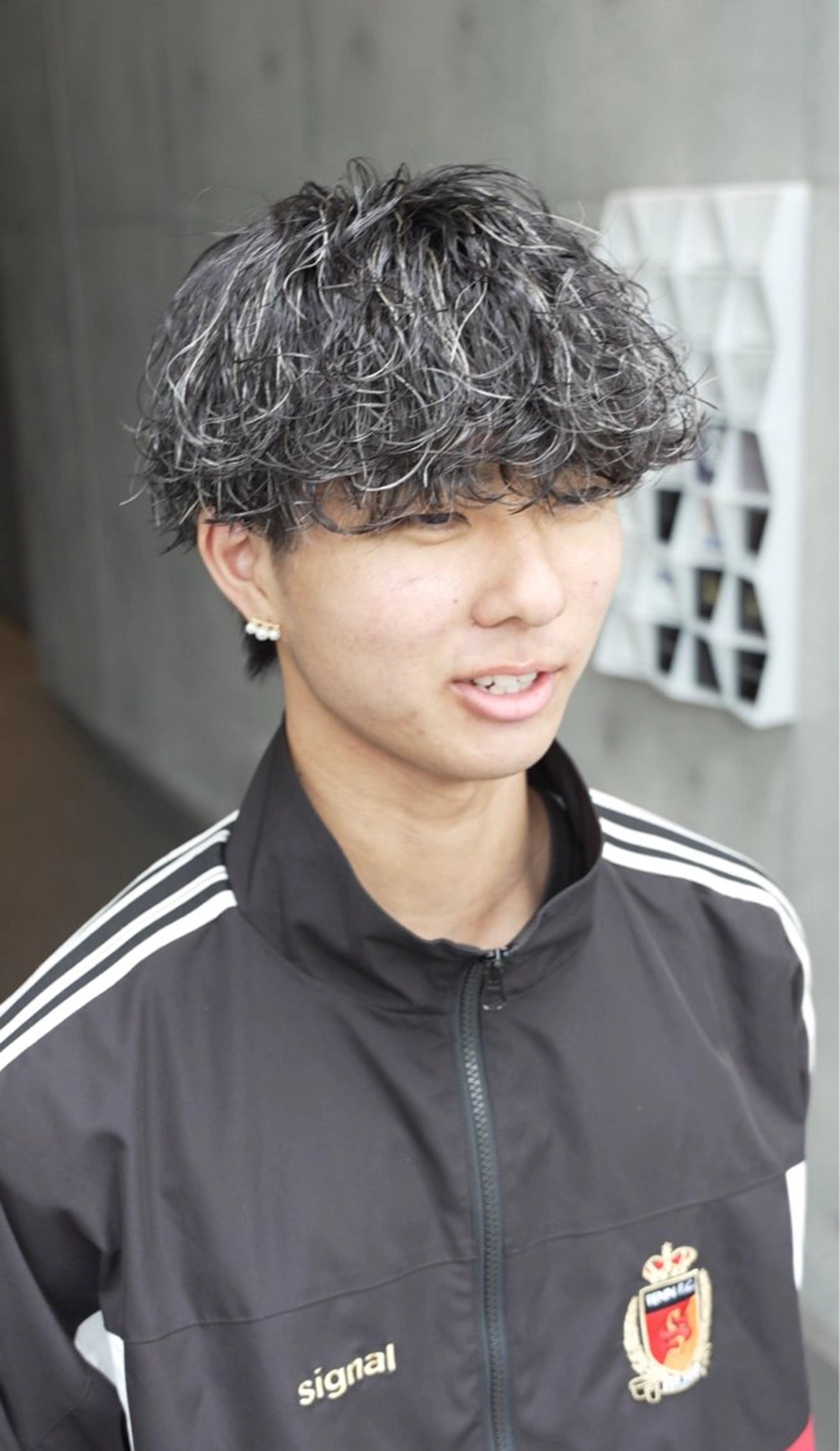 ショート カラー メンズ カット ヘアカラー パーマ スパイキーショート パーマ　具志堅　太志のヘアスタイル