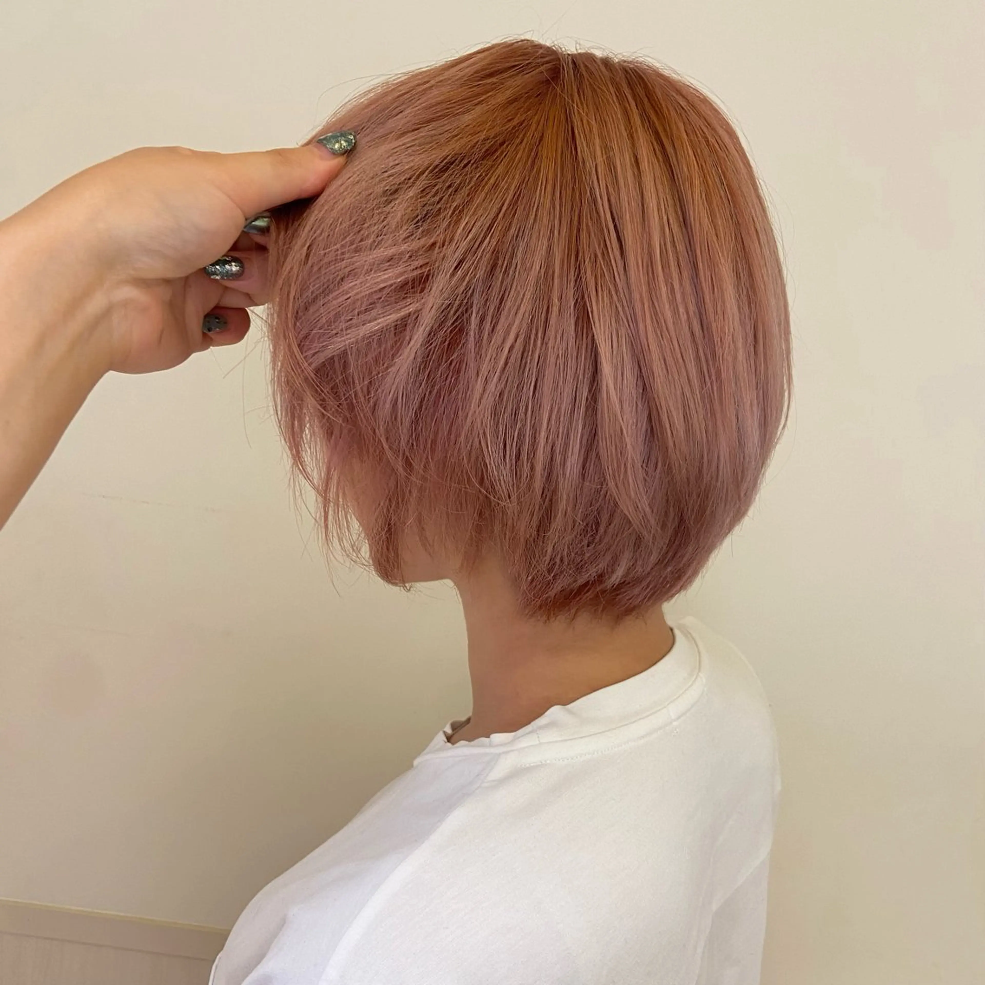 ショート カラー ヘアカラー 🐺ウルフ/レイヤー 似合わせ‎🤍沙羅のヘアスタイル