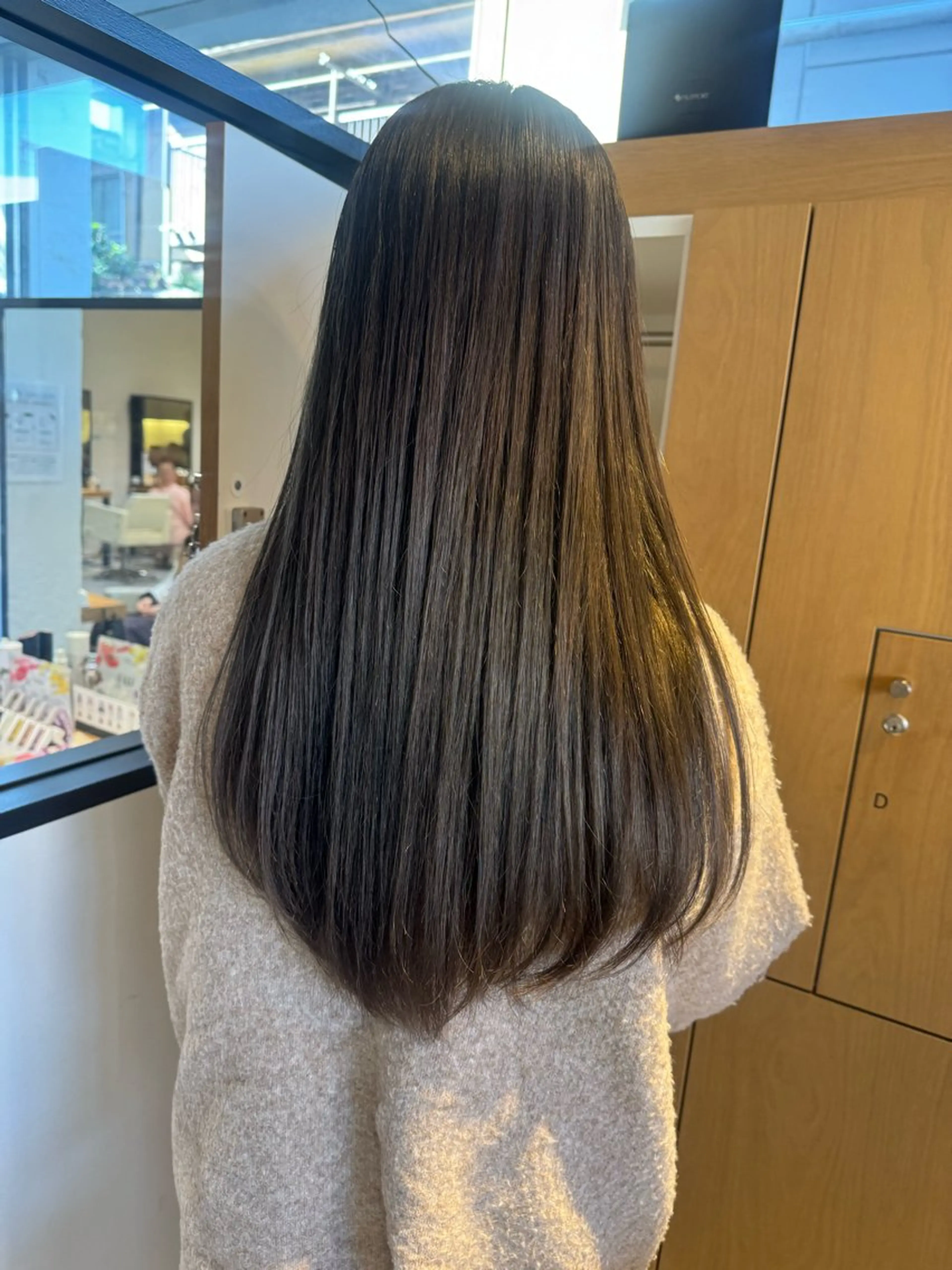 カラー MASHU　浦部 芳果のヘアスタイル