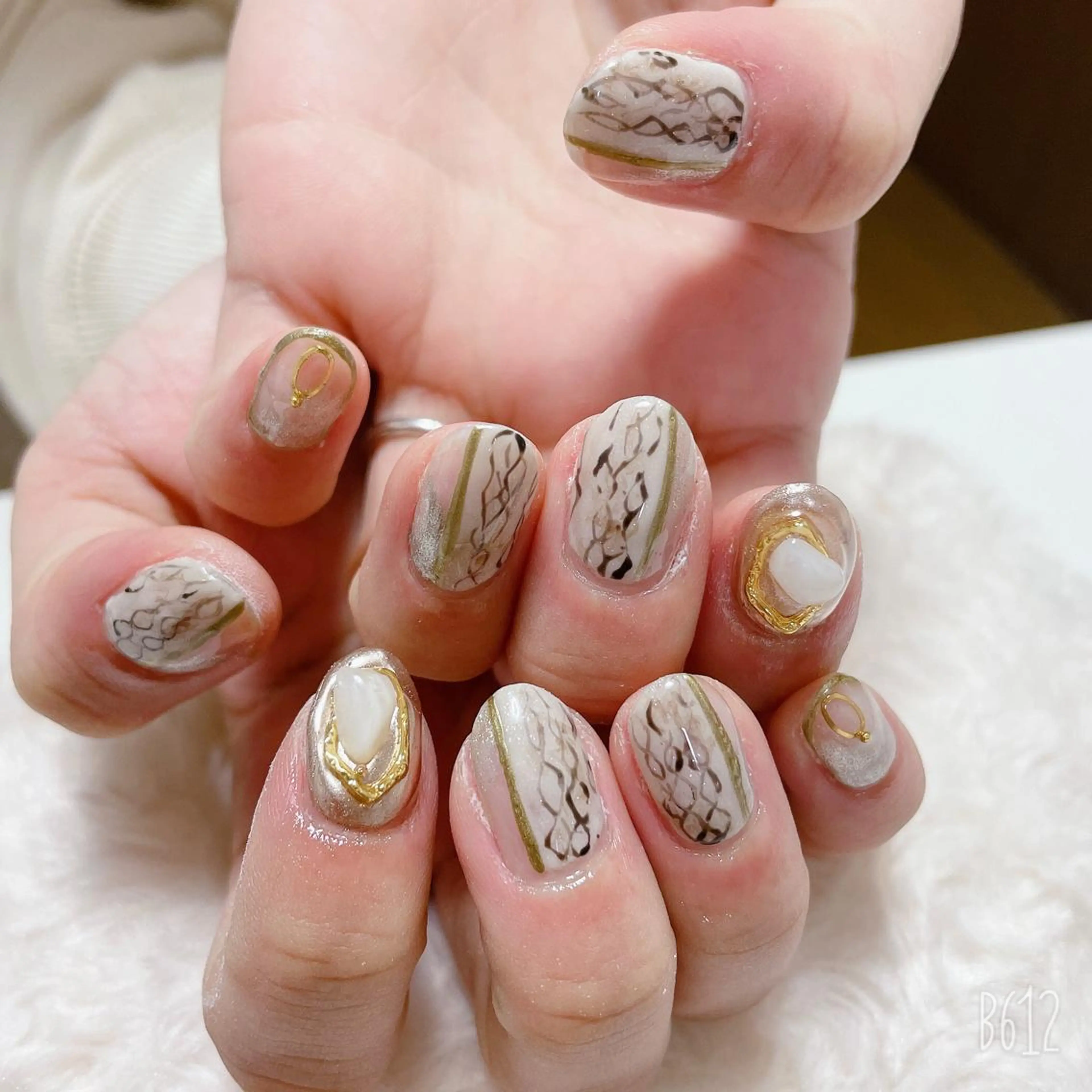 ネイル The Best Beauty受付担当のヘアスタイル