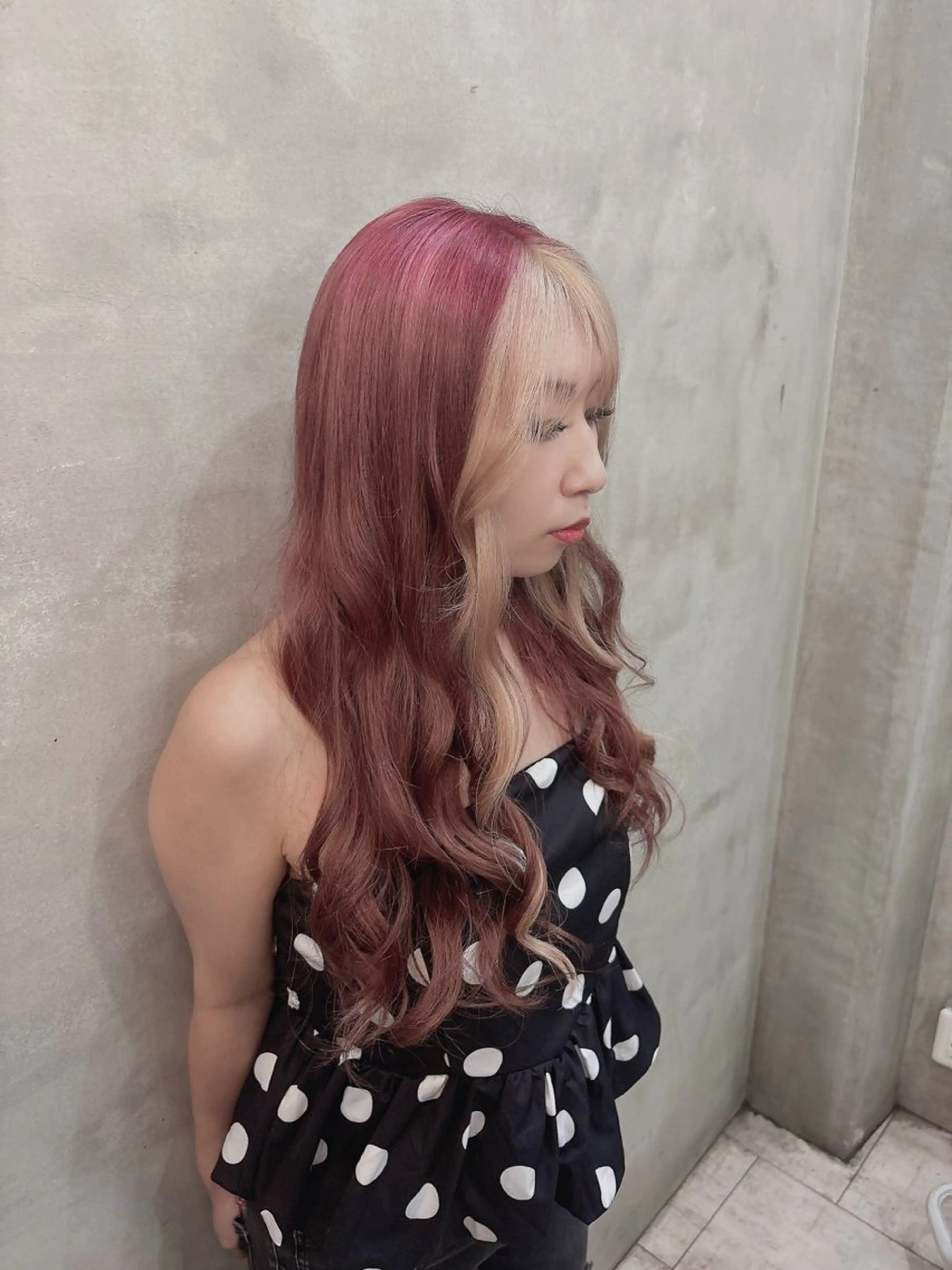 ロング カラー デザインカラー ヘアカラー トリートメント メンズ/ヘアセット/ 顔周りレイヤー/💶のヘアスタイル