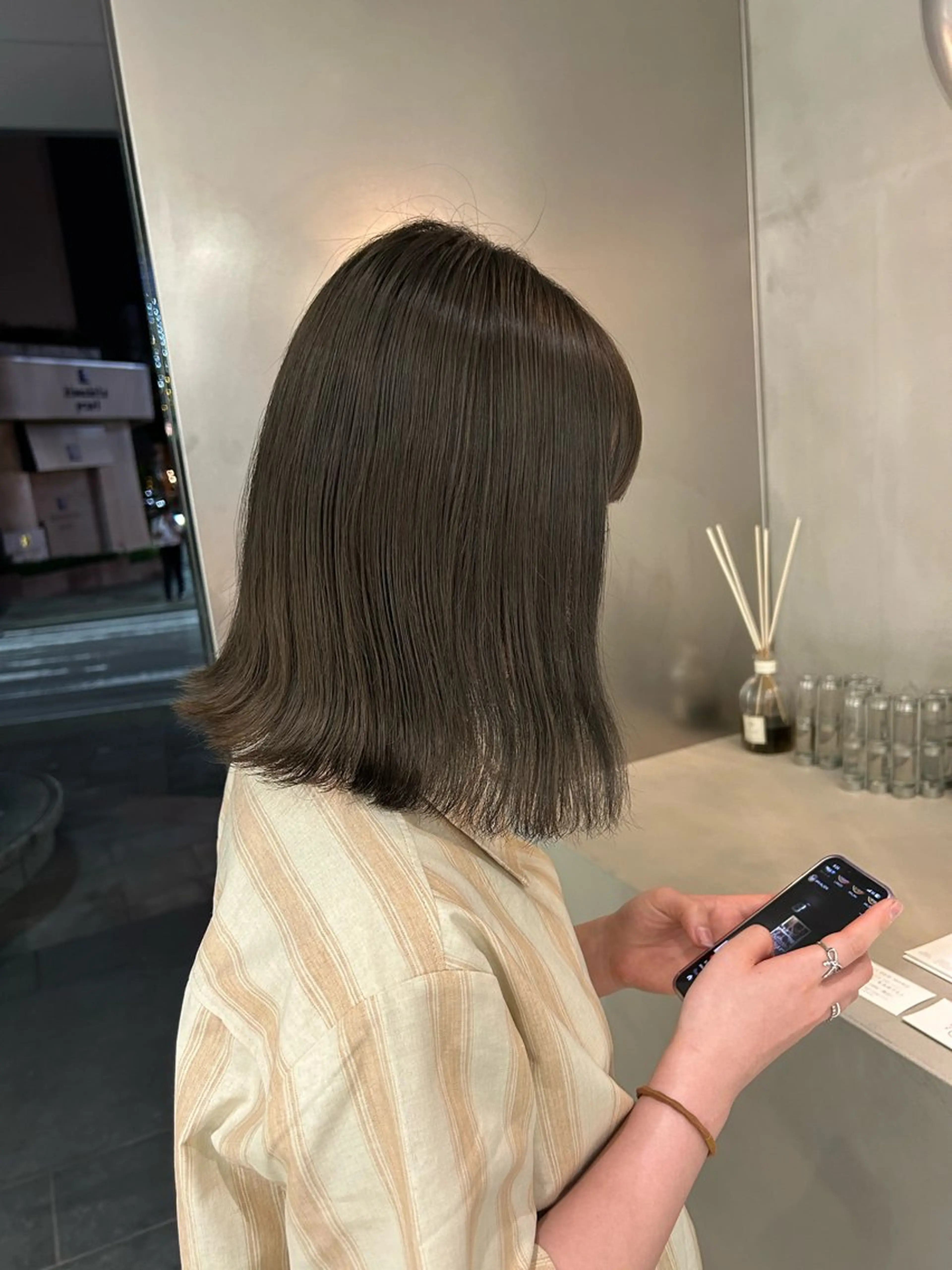 ミディアム カラー 馬場 菜乃夏のヘアスタイル