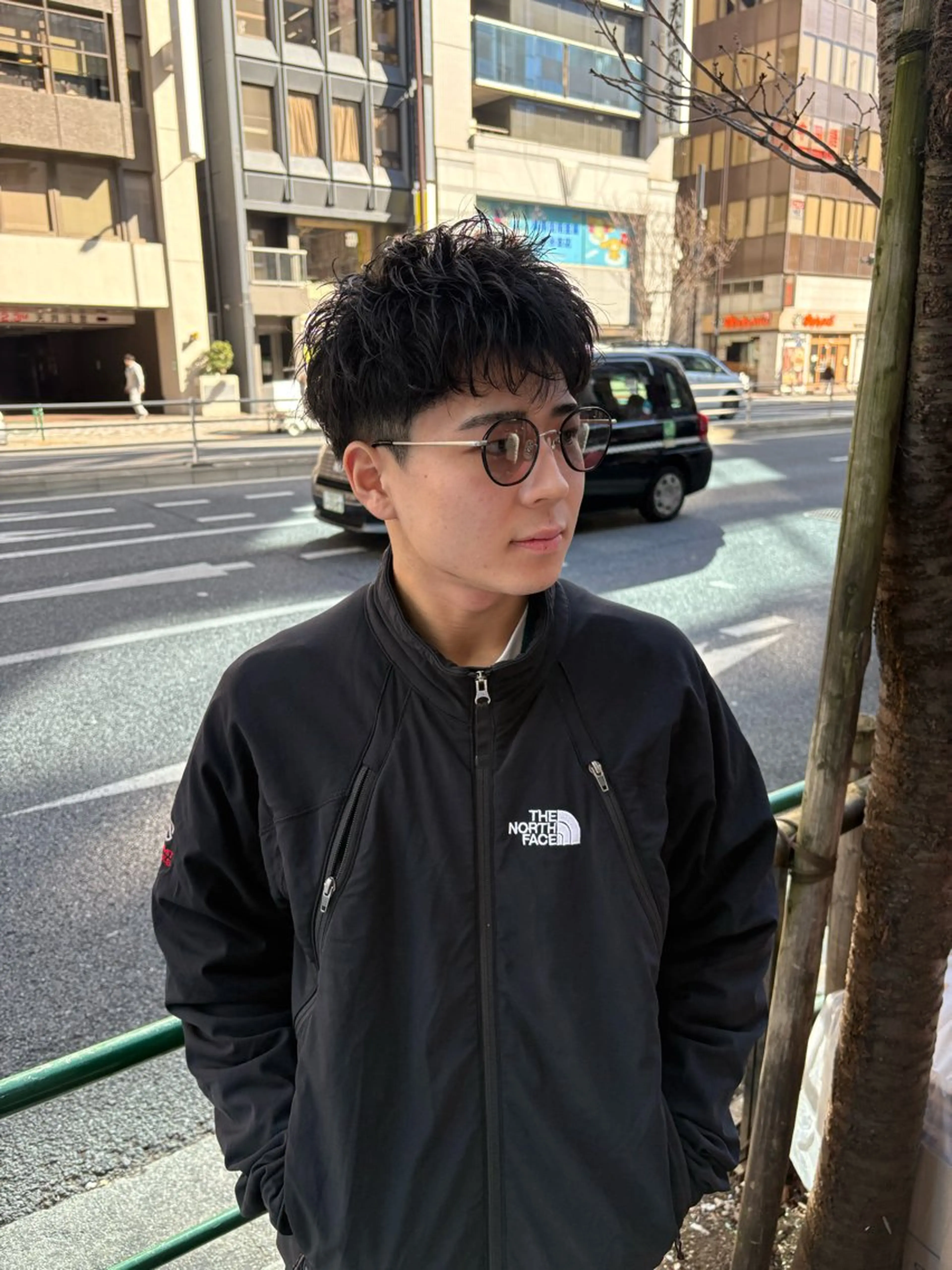 ショート パーマ メンズ メンズブリーチ フェザーパーマ メンズハイライト メンズインナーカラー メンズパーマ カット charme所属・💈メンズ特化美容師 ✂︎伊藤大輝💈のヘアスタイル