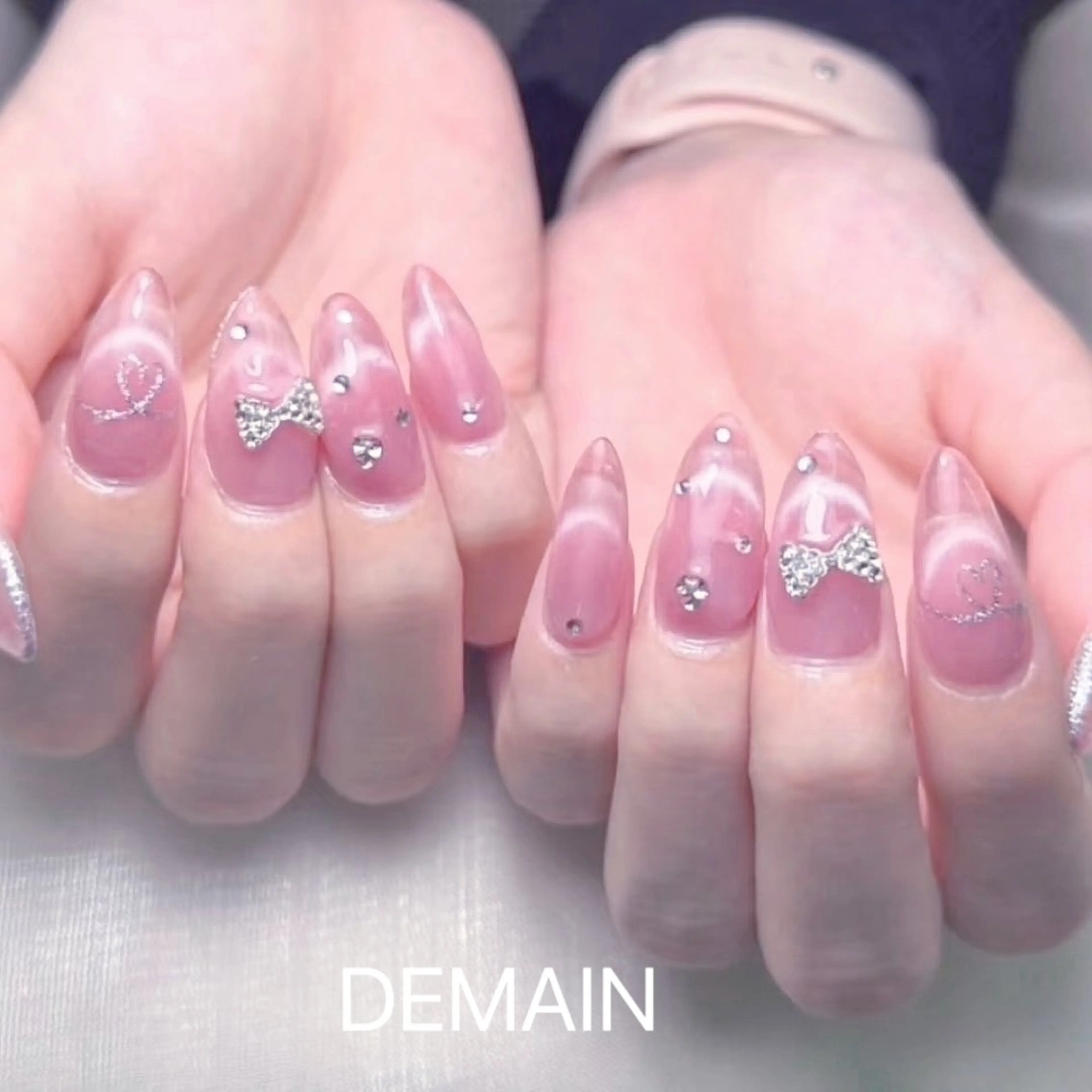 ネイル アートネイル オーロラネイル ガーリー キラキラネイル 韓国ネイル ハンドネイル DEMAIN- 🌸のネイルデザイン