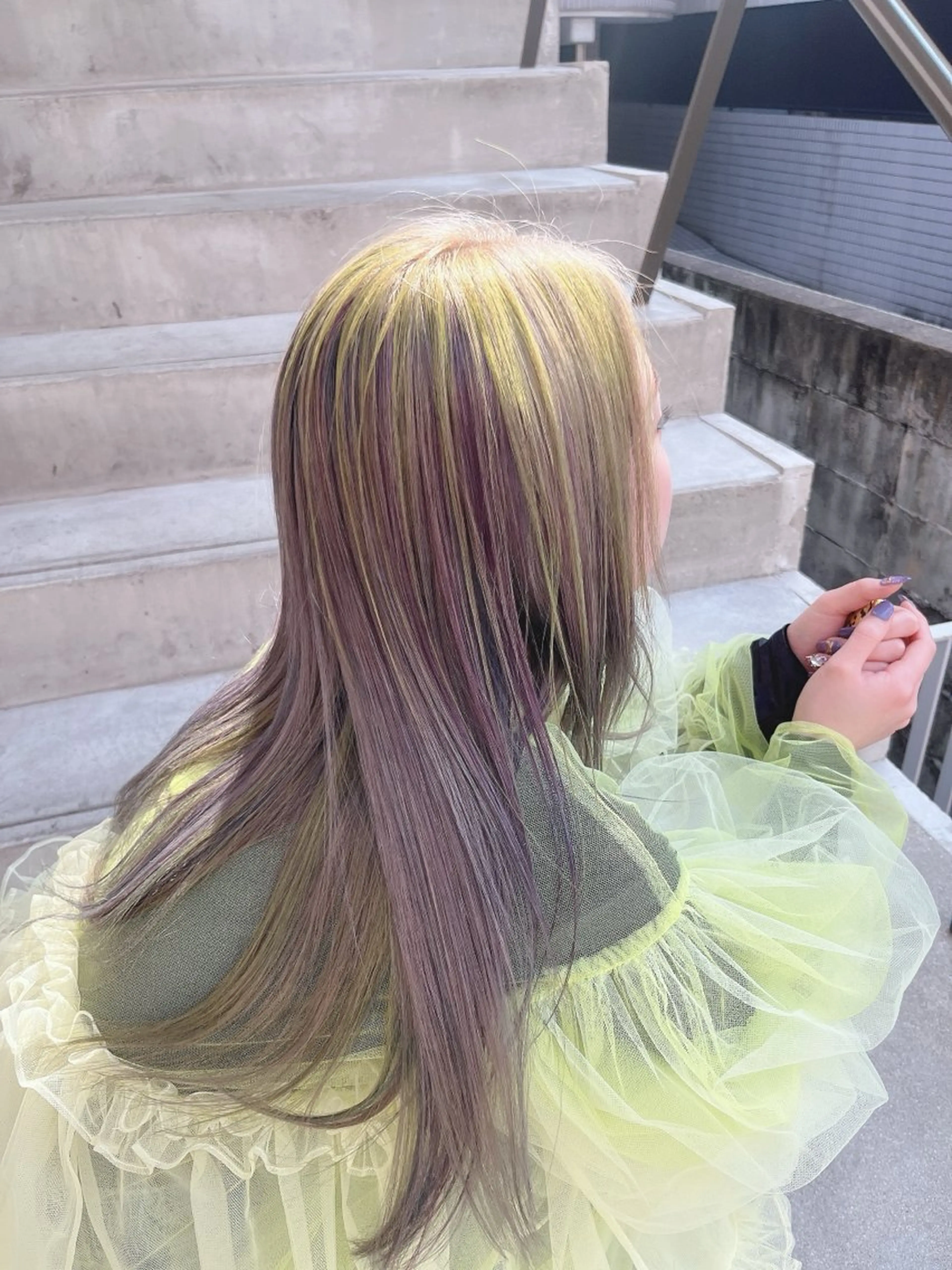 ミディアム ハイライト 岩切 晴香のヘアスタイル