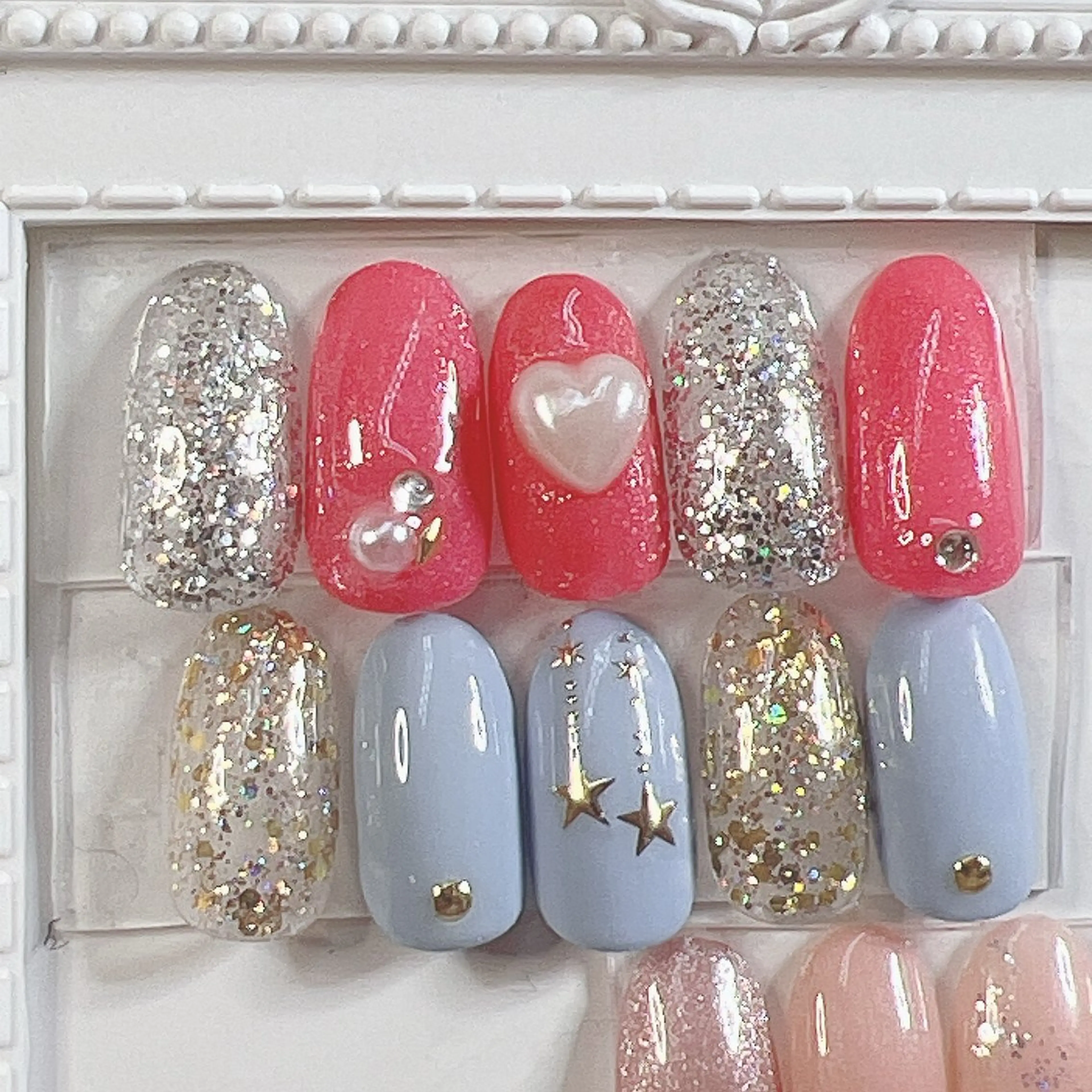 ネイル キャンアイドレッシー六本木店所属・MIKA／耳ツボ ／マグネットネイルのネイルデザイン