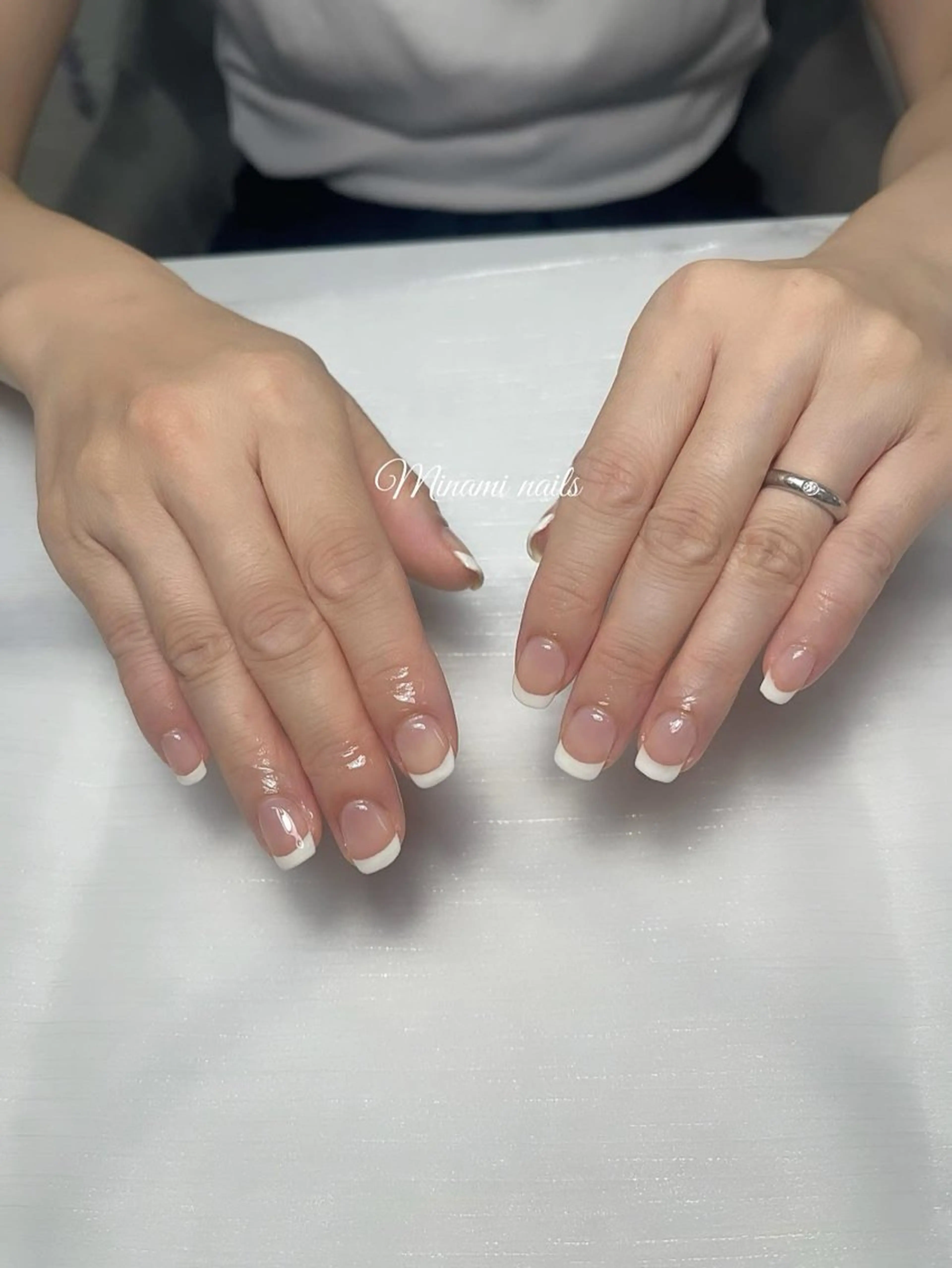 (ジェルオフ無料)フレンチ•	オフ別途時間ありの写真