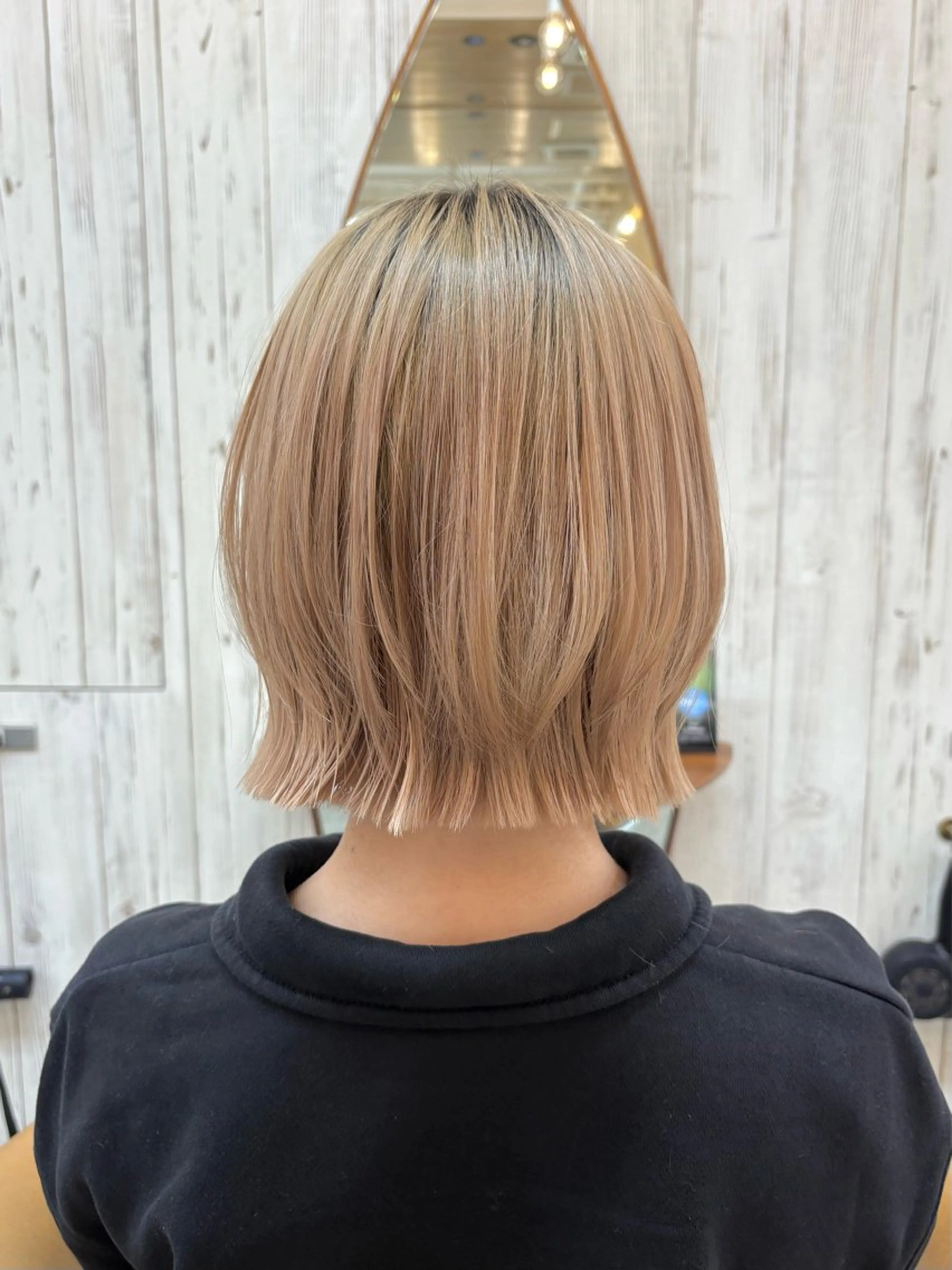 ミディアム カット ヘアカラー トリートメント オリーブベージュ/シ ョートボブたまき🧡のヘアスタイル