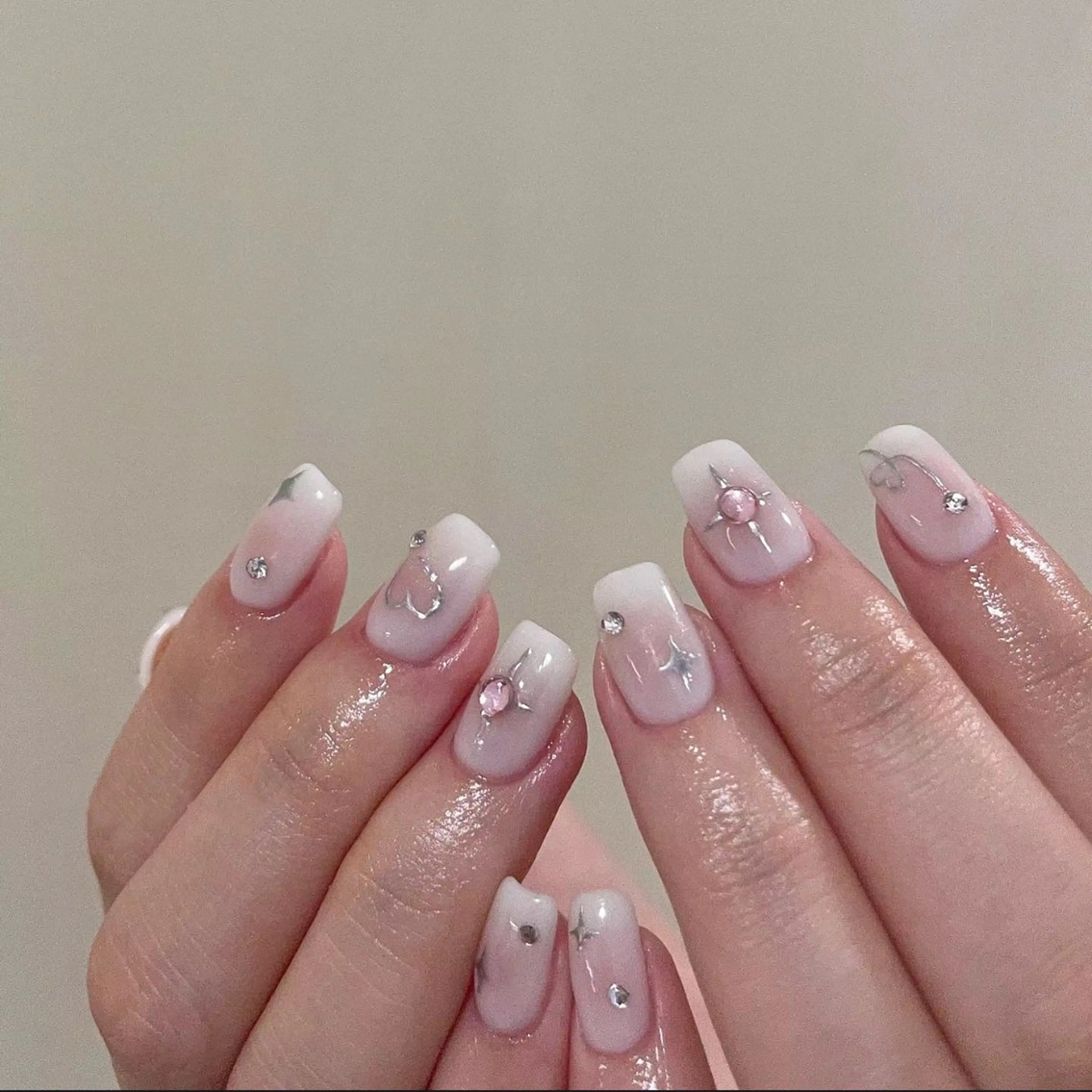 ネイル ハンドネイル ハンドケア 🍑 momo_nailのネイルデザイン