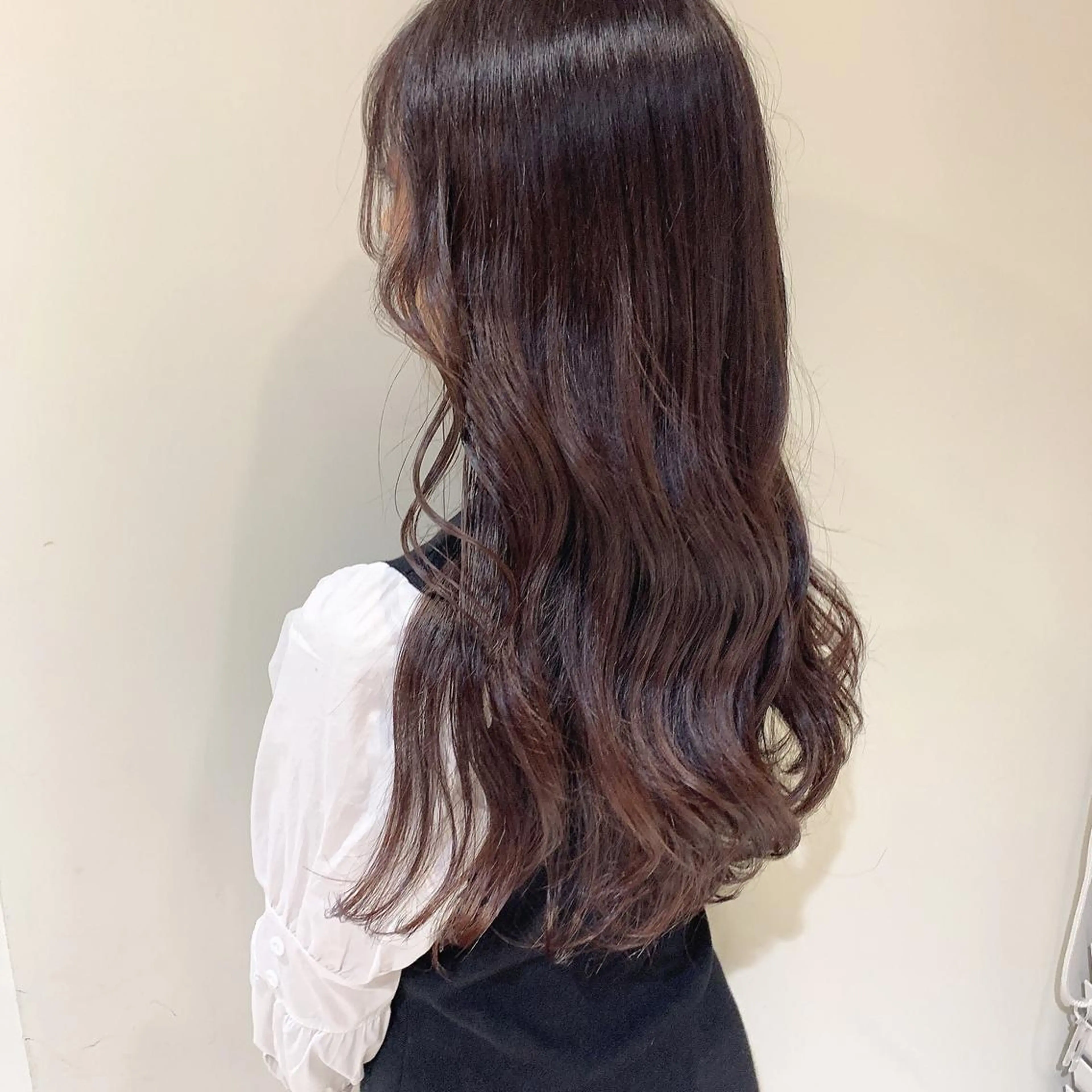 ロング CITY louwe 脇坂彩音のヘアスタイル