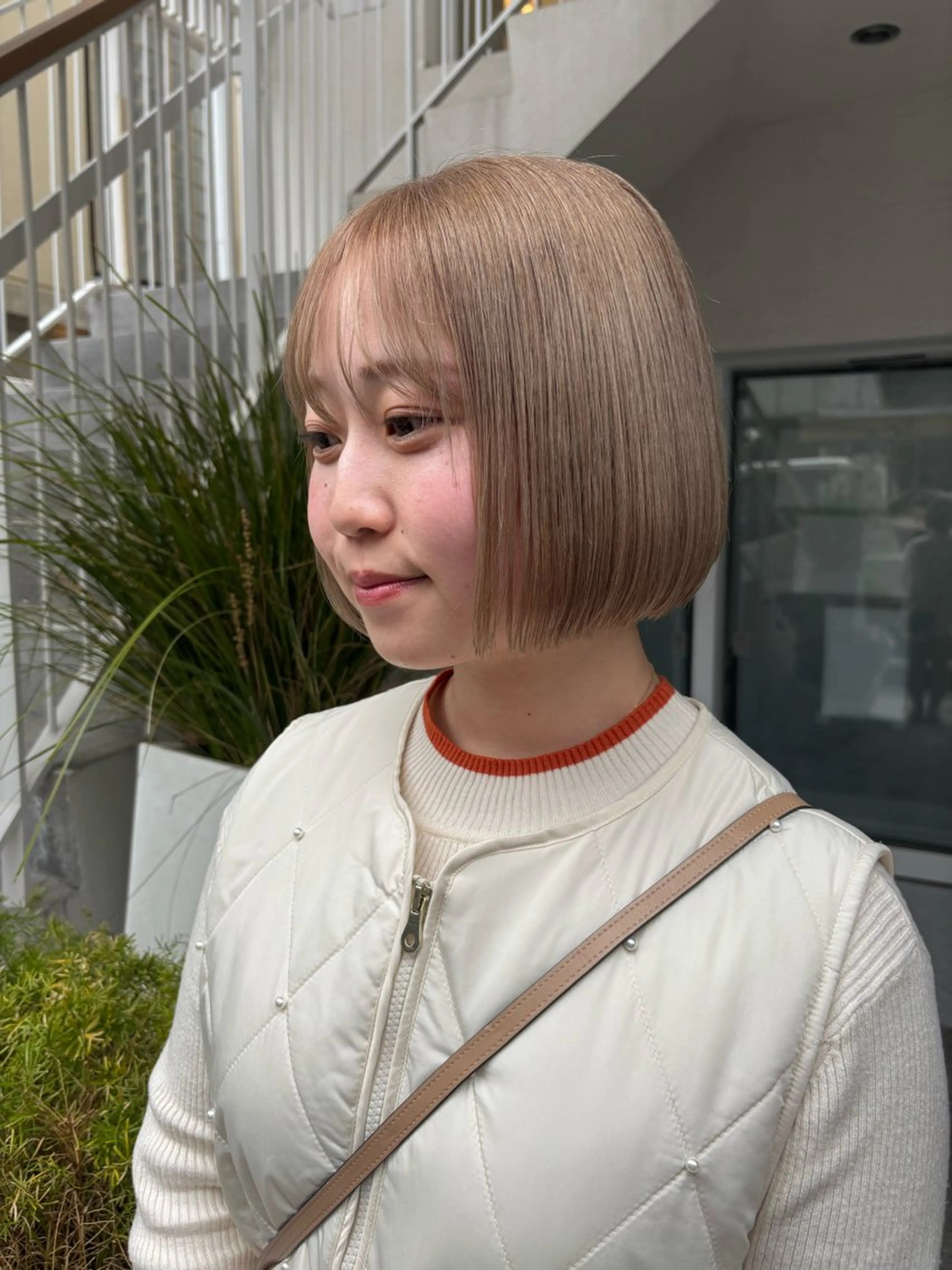 ミディアム カラー 抜け感レイヤー🎶 ハイトーン/りりのヘアスタイル