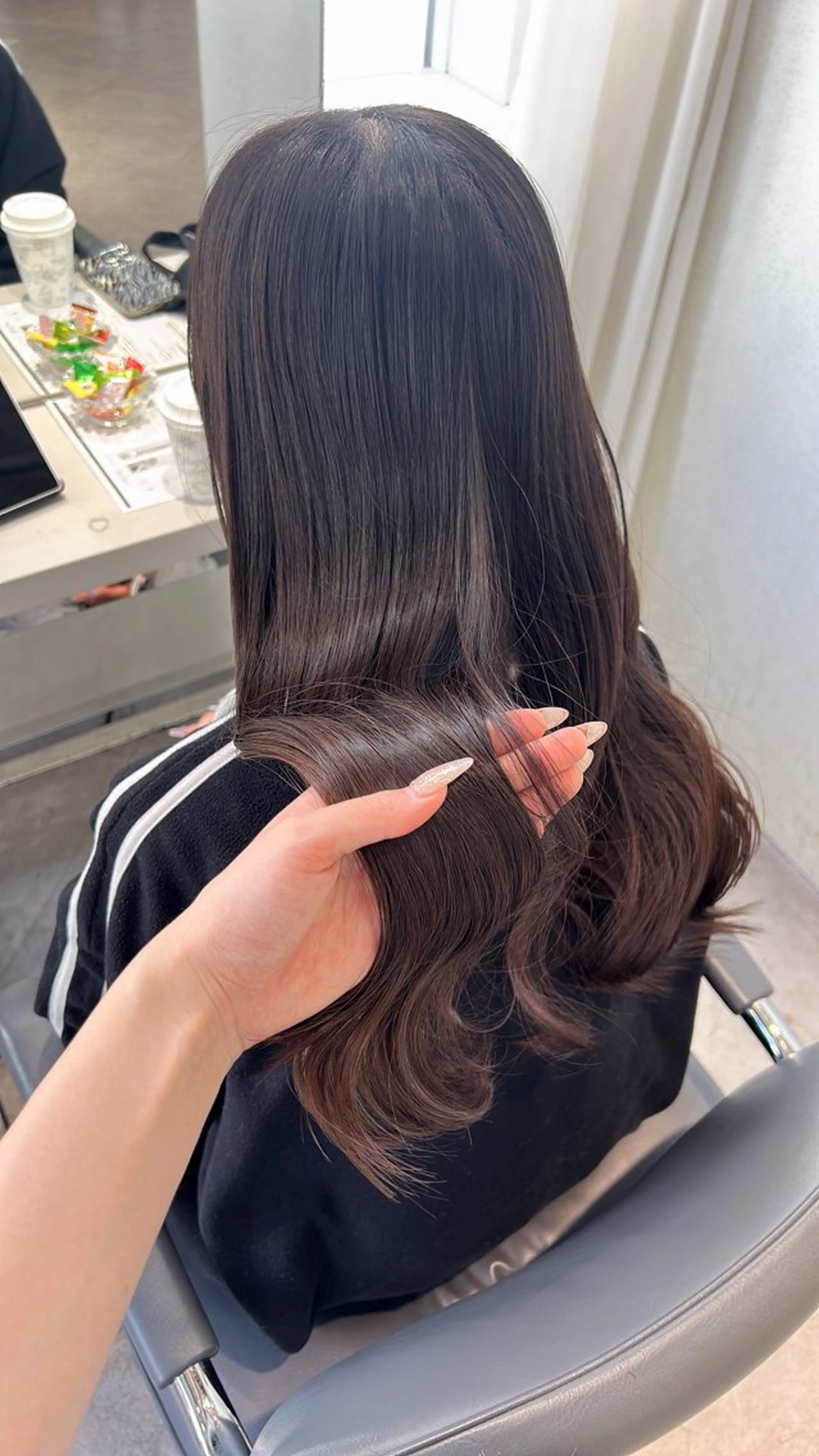 ロング カラー アッシュ アッシュブラウン ブリーチ ブラウンカラー 透明感カラー ヘアカラー トリートメント 🤍YUKI 韓国 艶髪 🤍のヘアスタイル