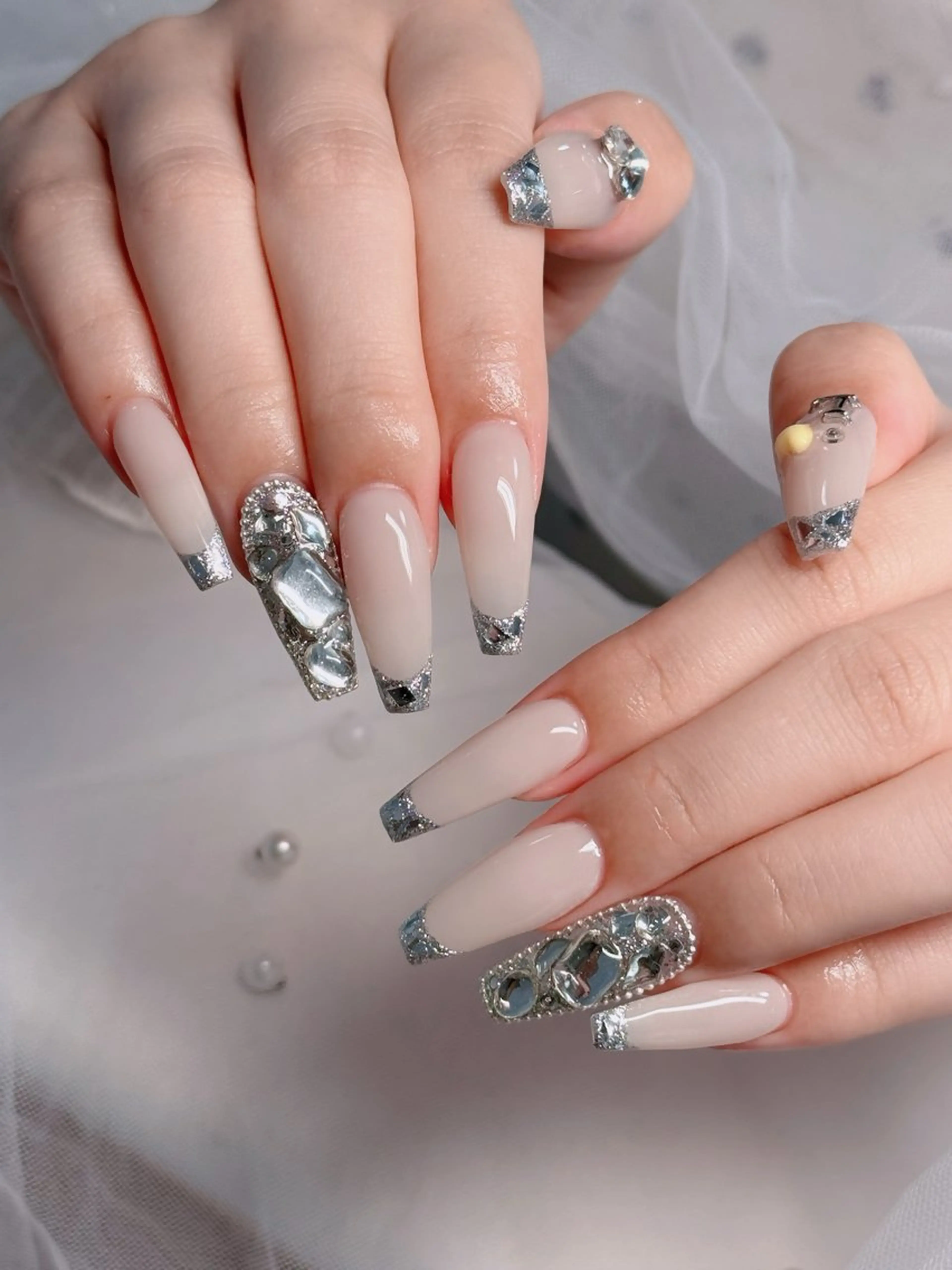 ネイル フレンチネイル ジェルネイル ガラスフレンチ ハロウィン ハート H.baby Nail Salonのネイルデザイン