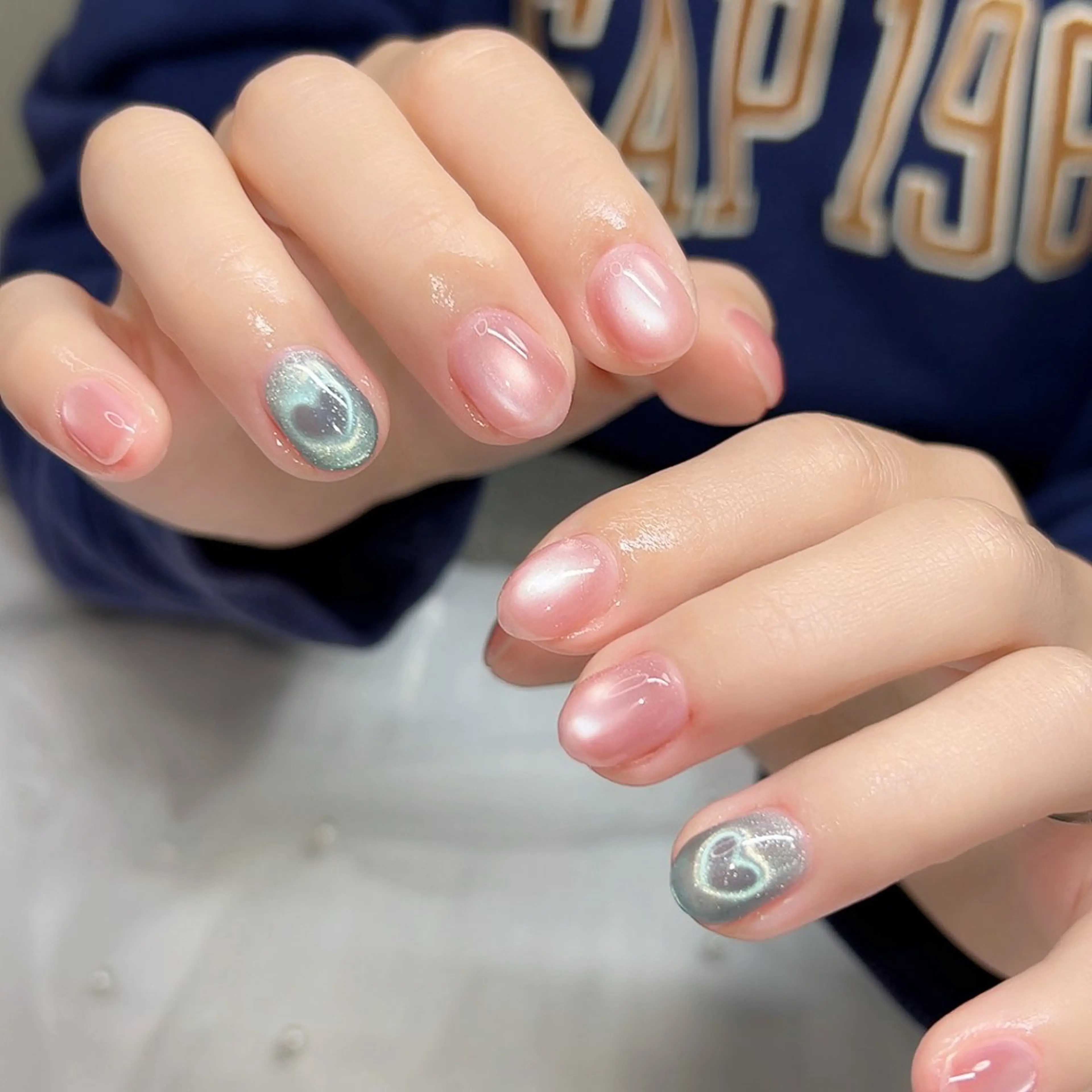 ネイル オーロラネイル ミラーネイル オフィスネイル ワンカラーネイル シンプルネイル ハンドネイル Cute Tips nailのネイルデザイン