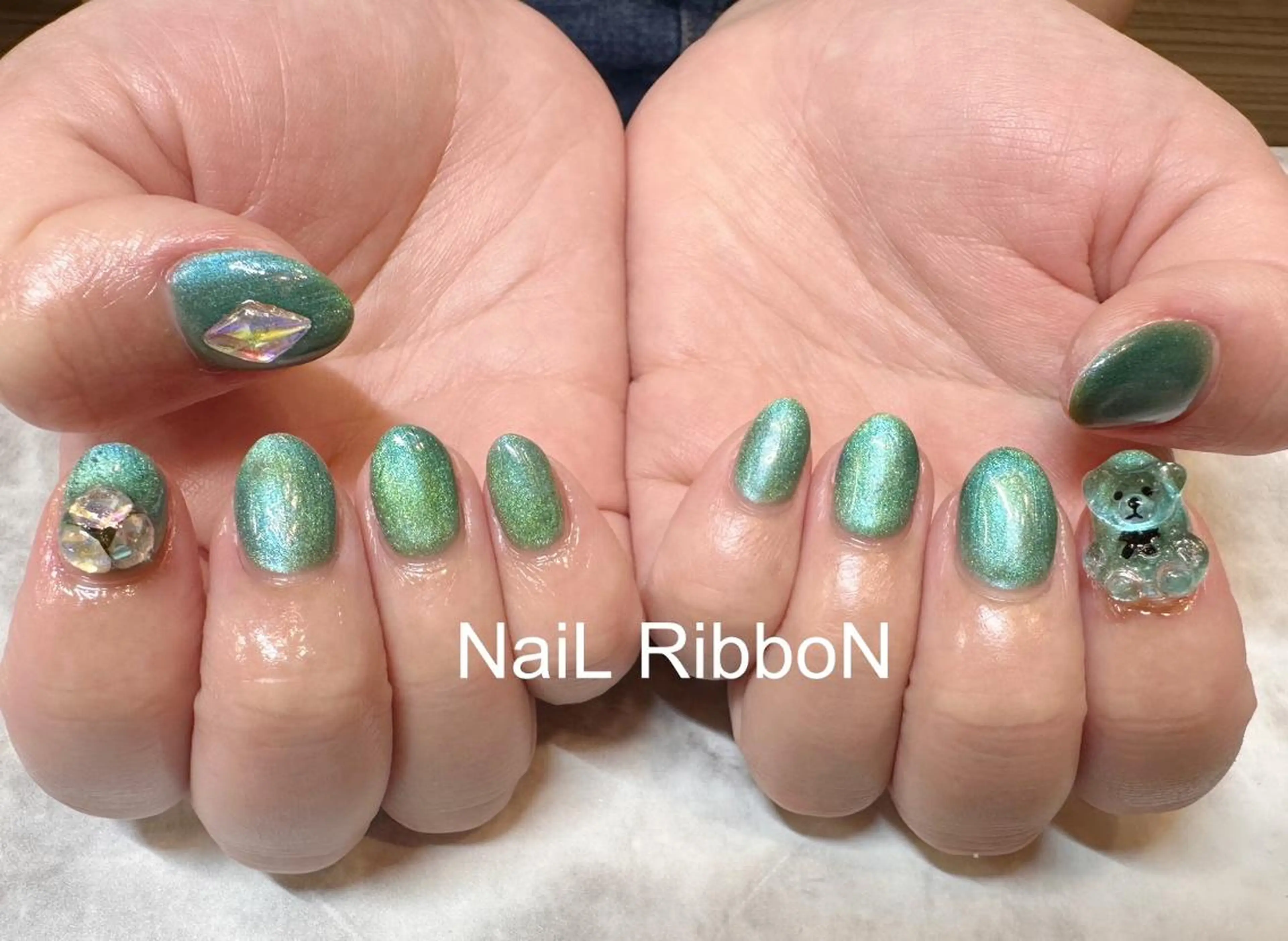 ネイル ネイルリボン 伊藤のネイルデザイン