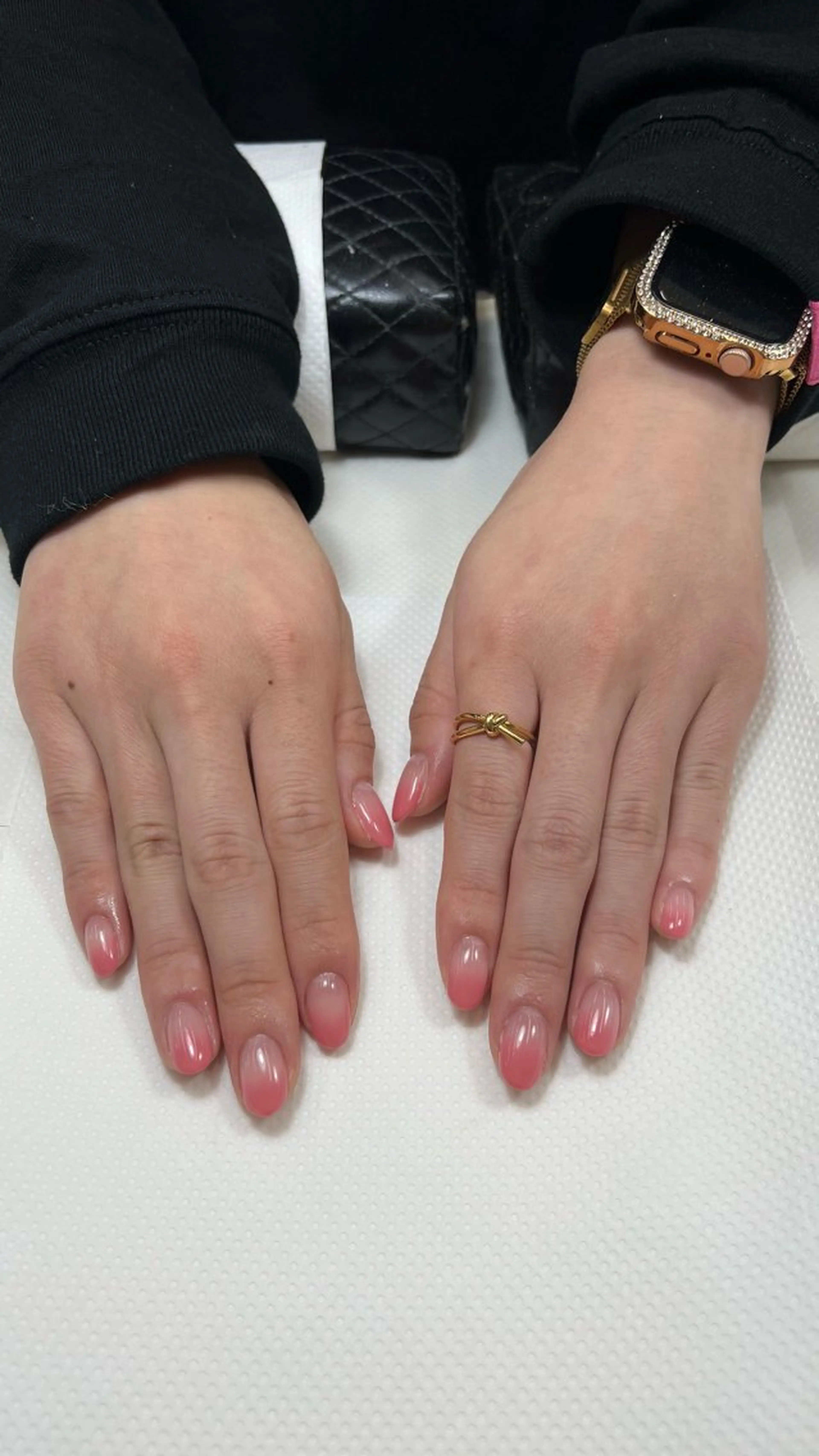 ネイル 名越 彩花のネイルデザイン