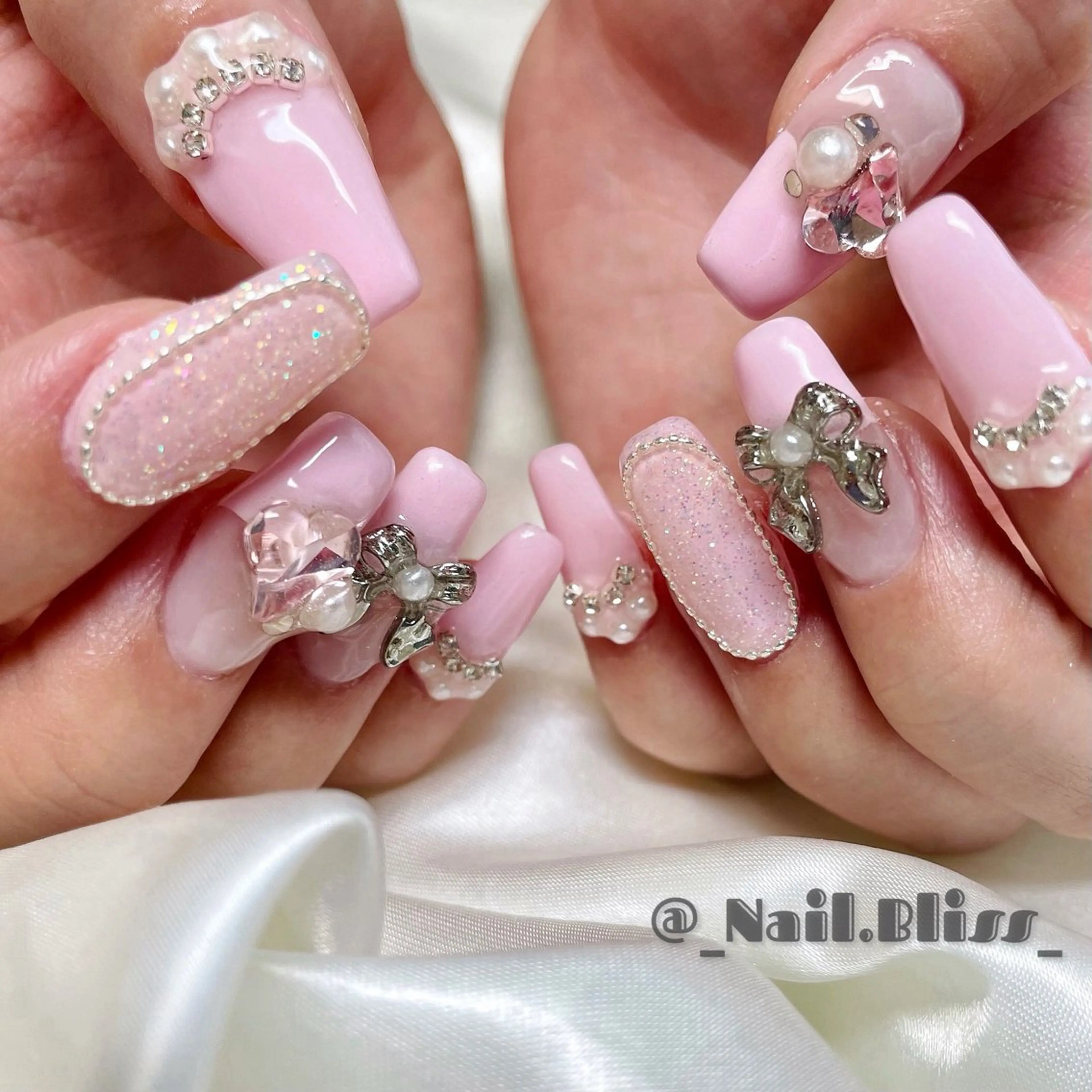 ネイル ガーリー ピンク ハンドネイル NAIL BLISSのネイルデザイン