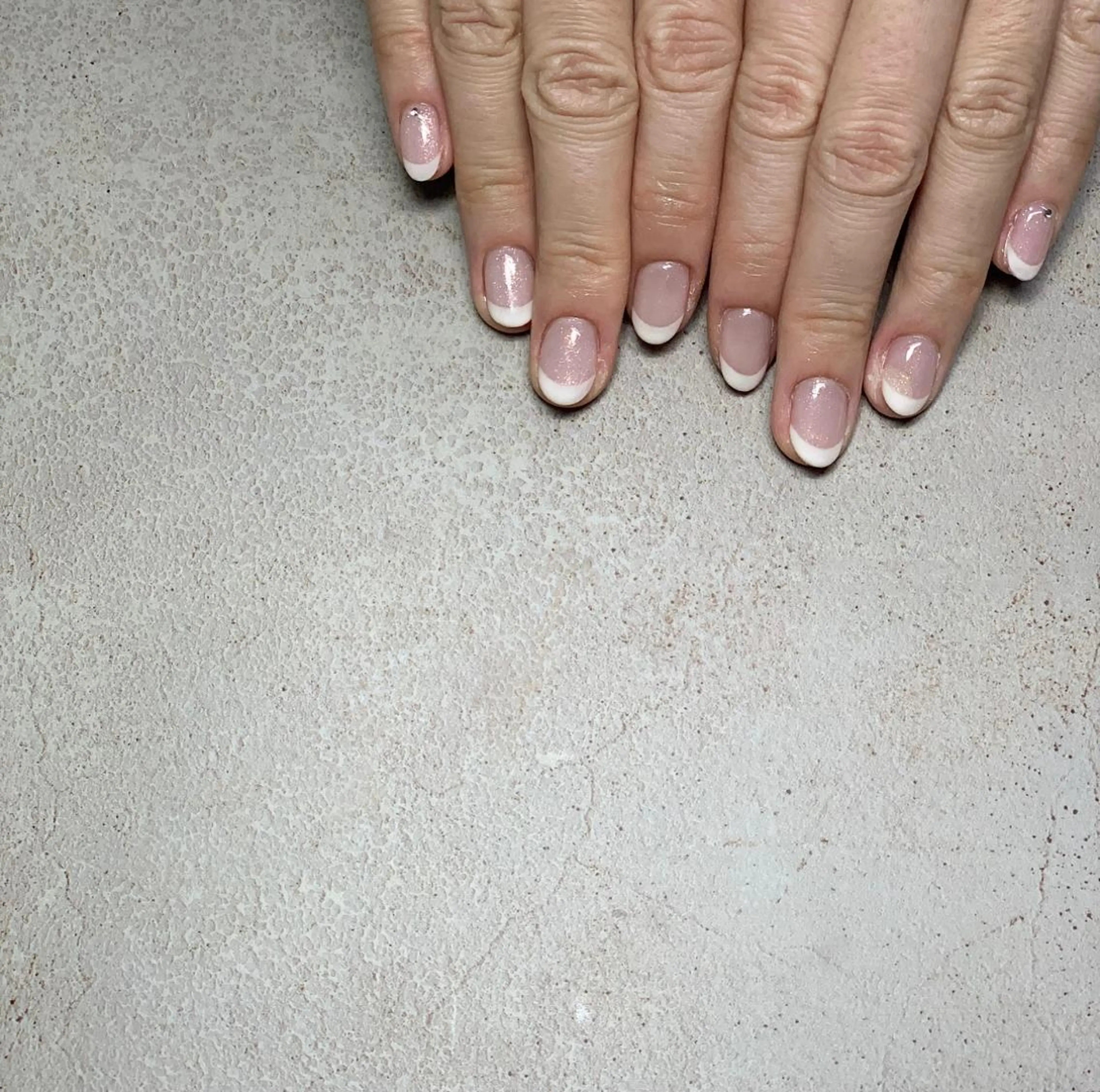 ネイル フレンチネイル ハンドネイル nail salon naroのエステ・リラクイメージ