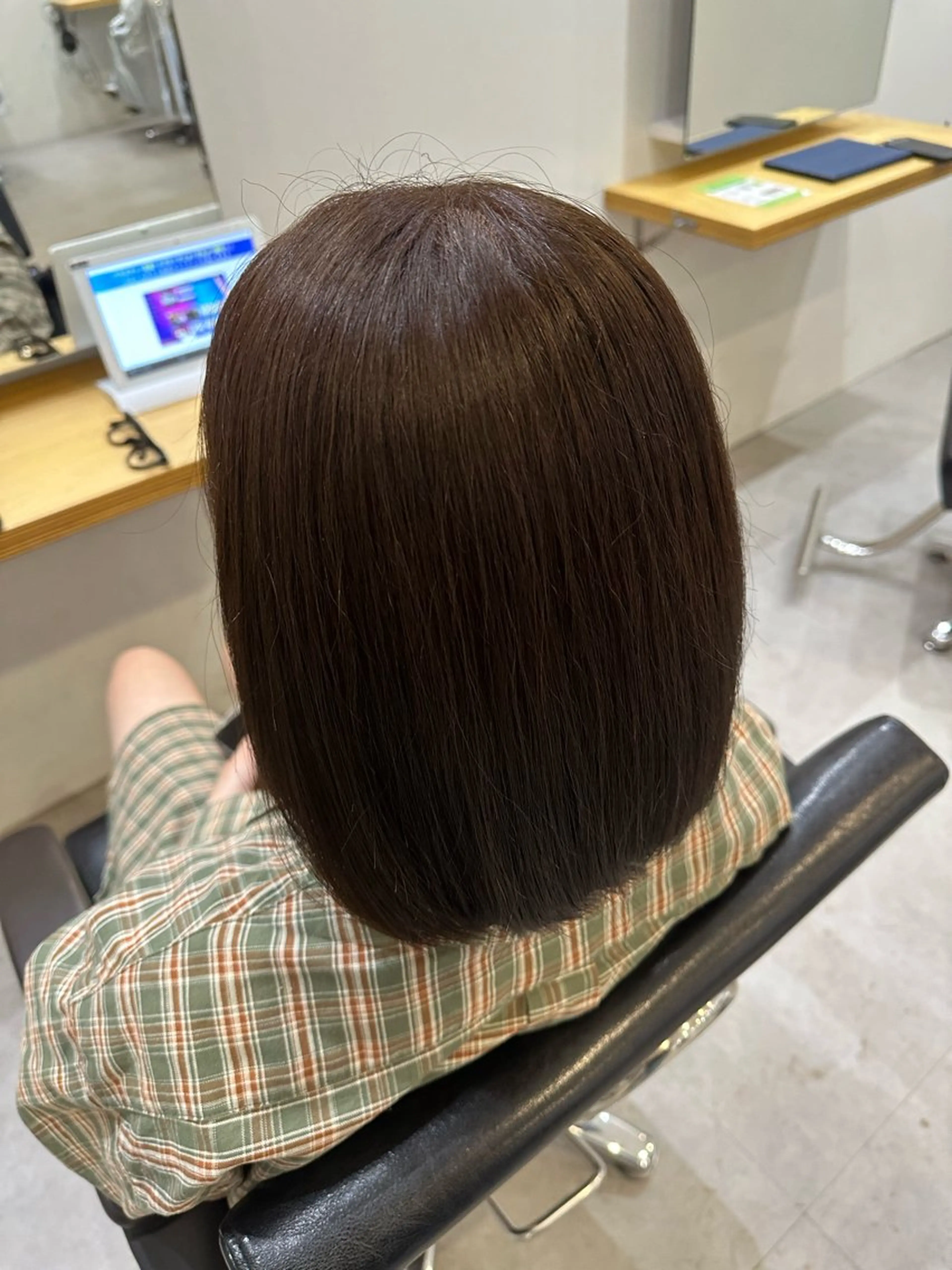ショート カラー ブラウンカラー 透明感カラー ダークグレー ダークグレージュ グレージュ ヘアカラー Agu hair noman マナのヘアスタイル