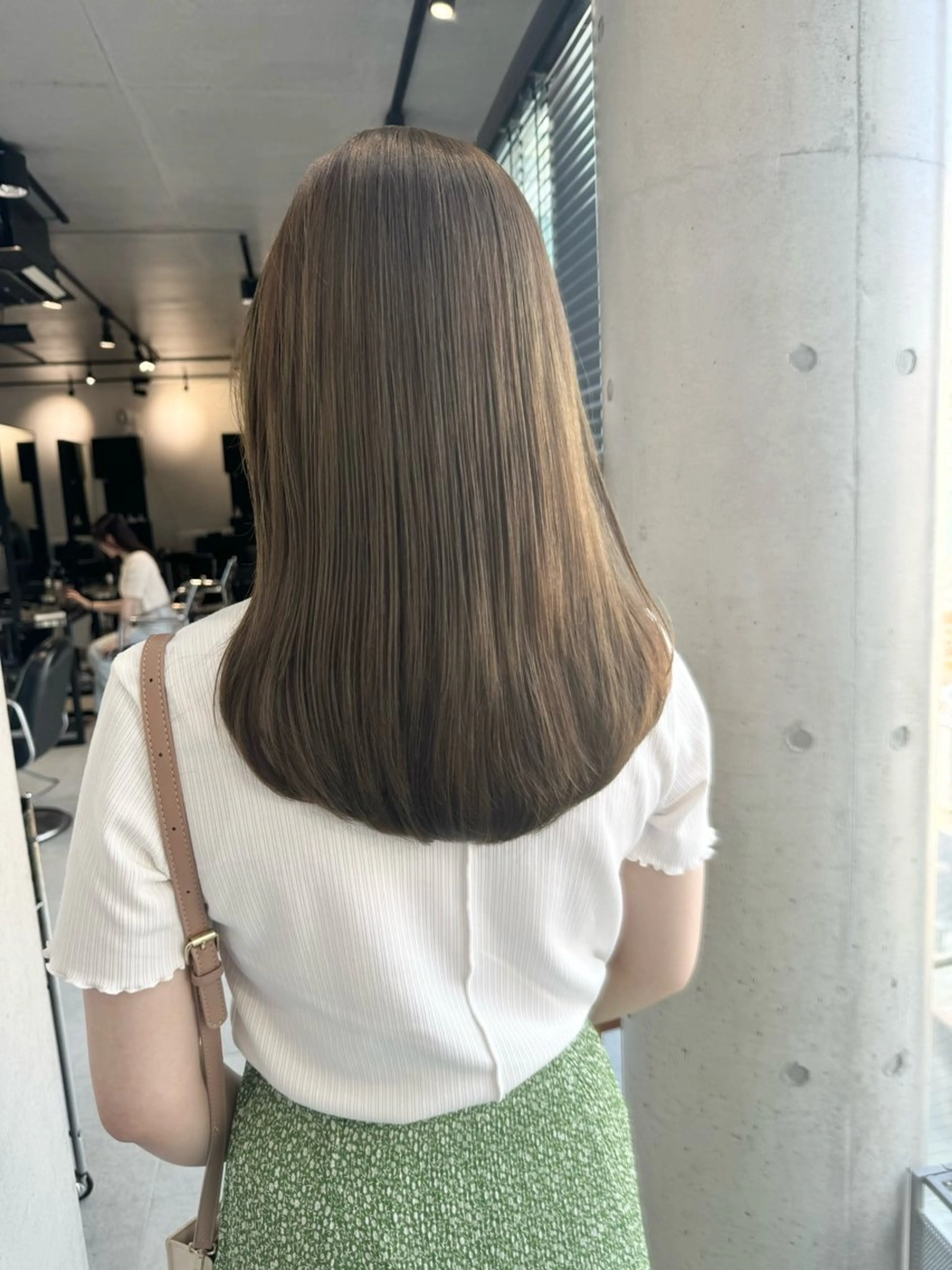 セミロング カラー パーマ ヘアアレンジ ヘアカラー 透明感/オリーブ/ グレージュ/YUKAのヘアスタイル