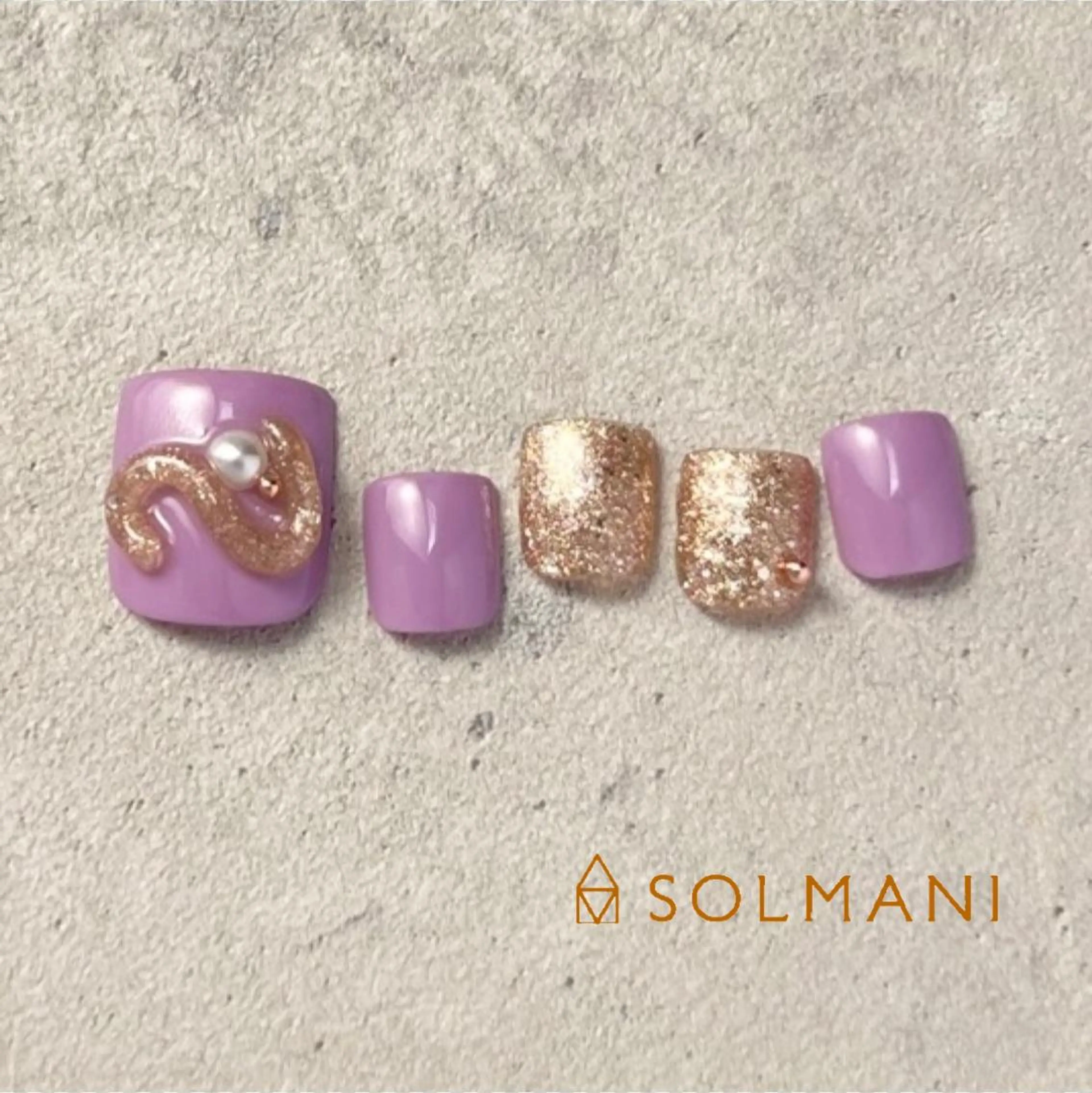 ネイル フットネイル SOLMANI 予約担当のネイルデザイン