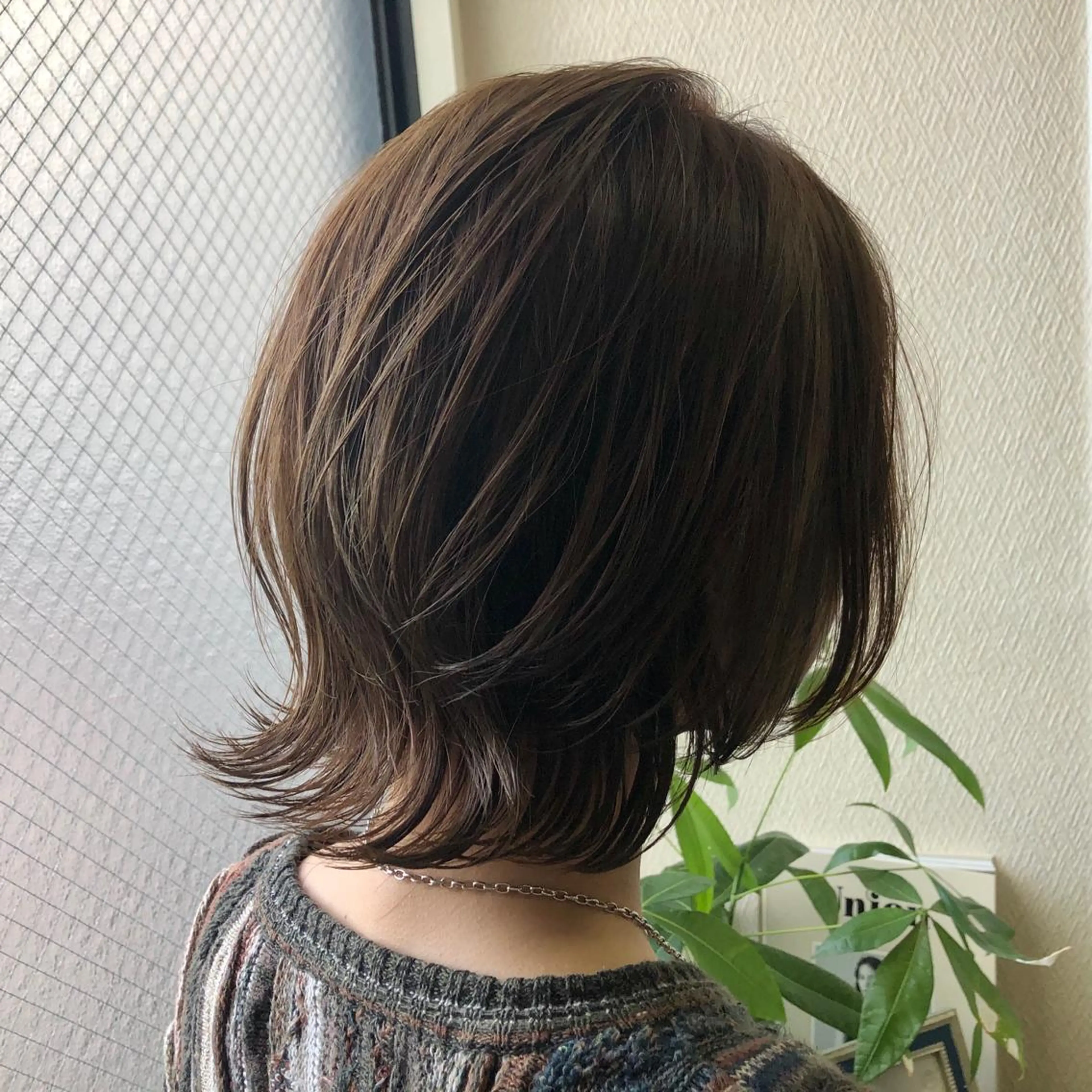 ショート カラー ベージュカラー ブリーチ 透明感カラー ハイトーンカラー ミルクティーベージュ 江上拓郎/ショート /酸性ストレートのヘアスタイル