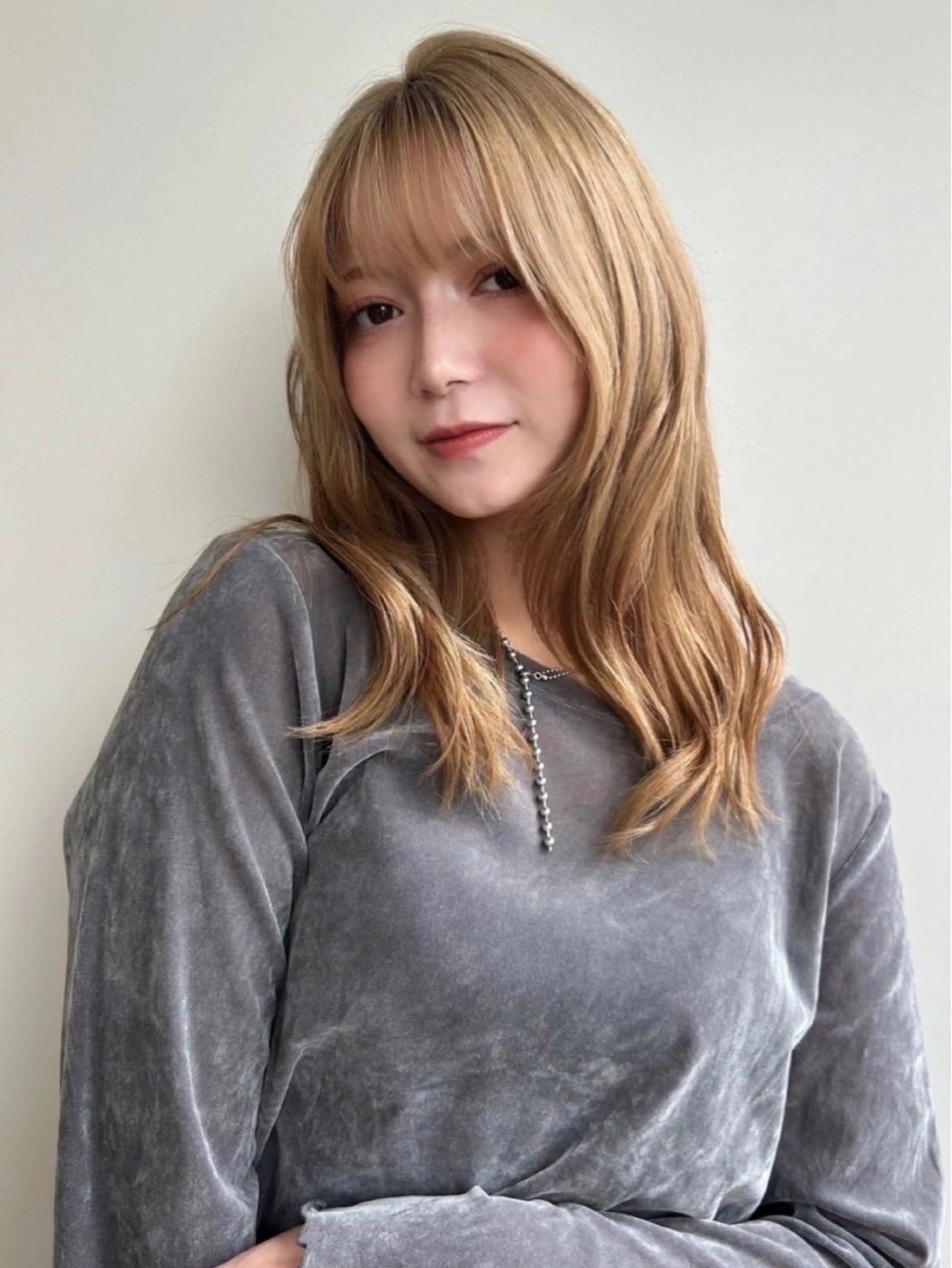 ロング カラー ミストバング ベージュカラー ブリーチ 透明感カラー ダブルカラー 艶カラー/縮毛矯正/ ケア/アレンジ/桜悠のヘアスタイル